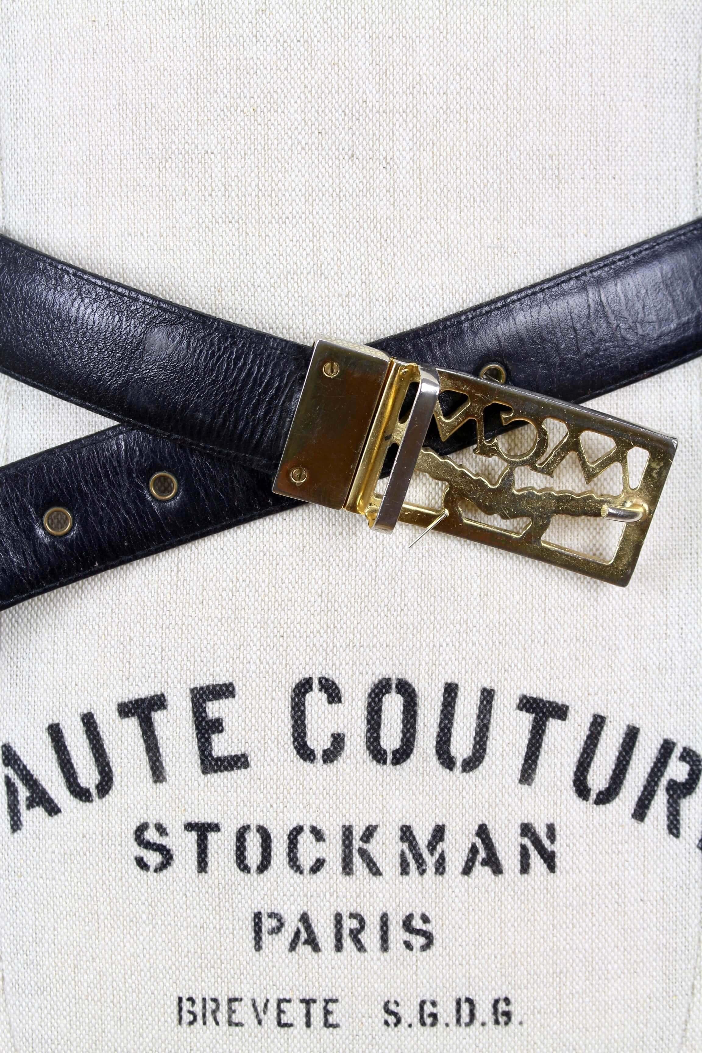 MCM Ceinture Visetos noire avec monogramme et boucle laurier plaquée or avec logo, taille S en vente 2