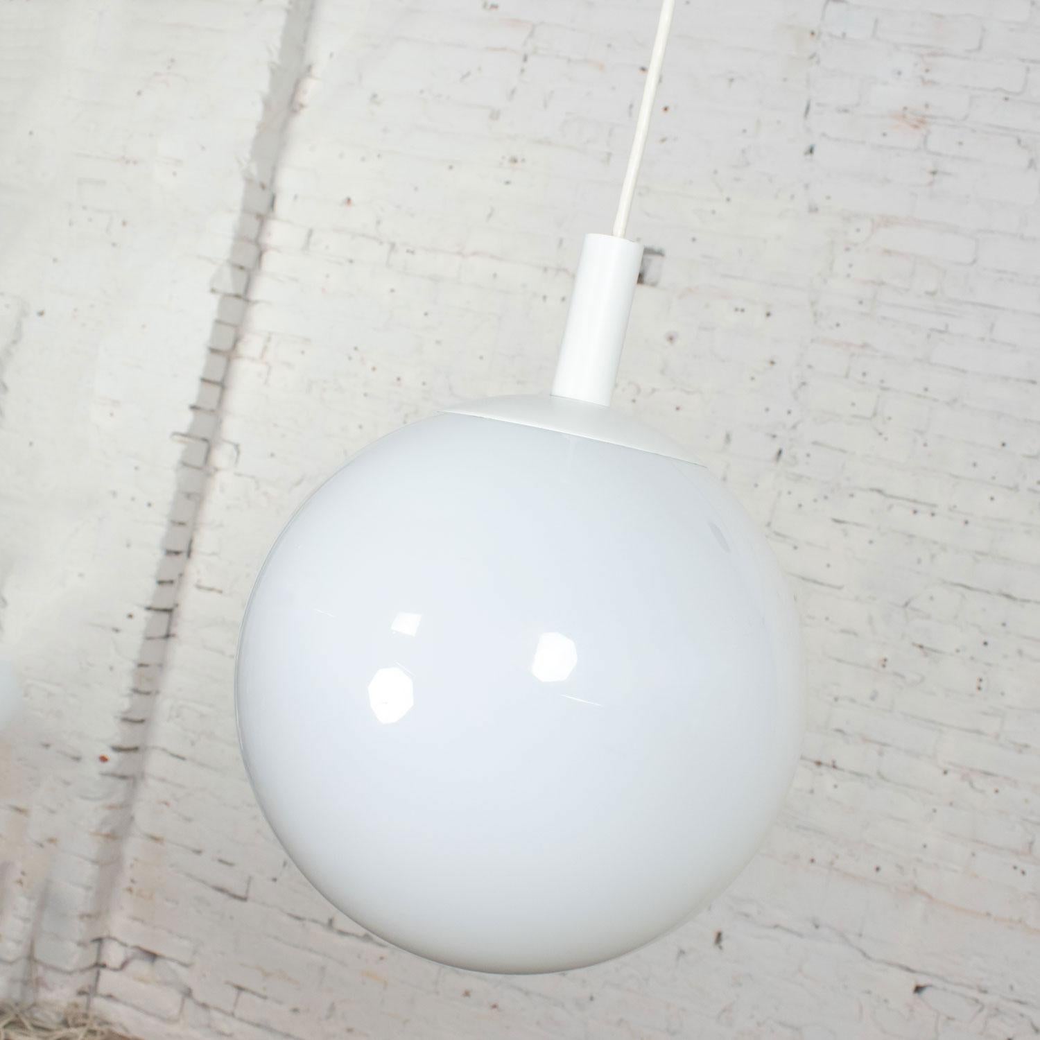 MCM Blown Milk Glass Large Globe Pendant Light by Lite Trend of La Palma CA In Good Condition For Sale In Topeka, KS