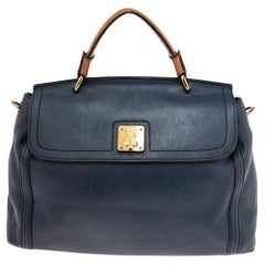 Borsa MCM in pelle blu con chiusura a patta e manico superiore