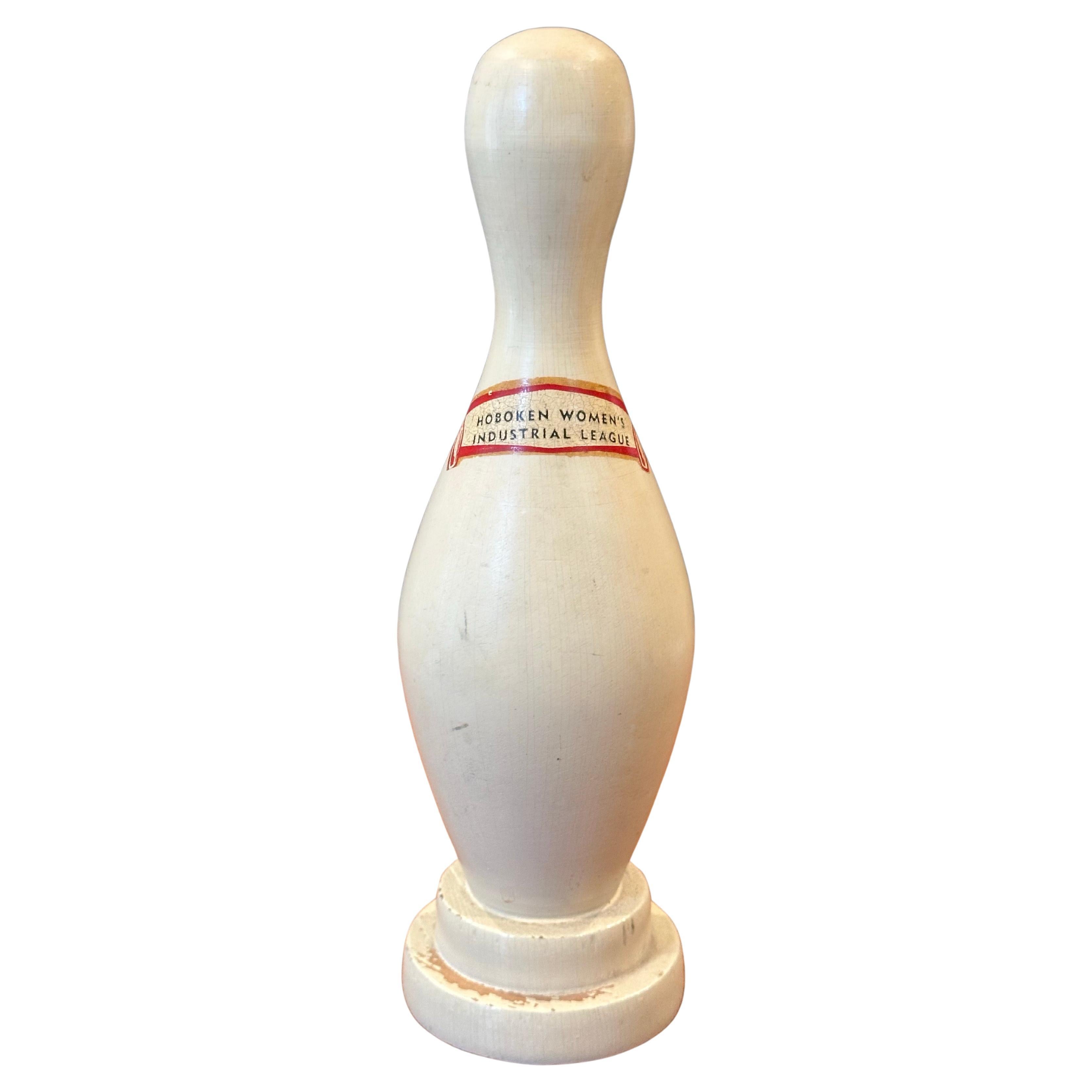 MCM Bowling-Anstecknadelholz-Trophäe „Hoboken Women's Industrial League“ im Angebot 5