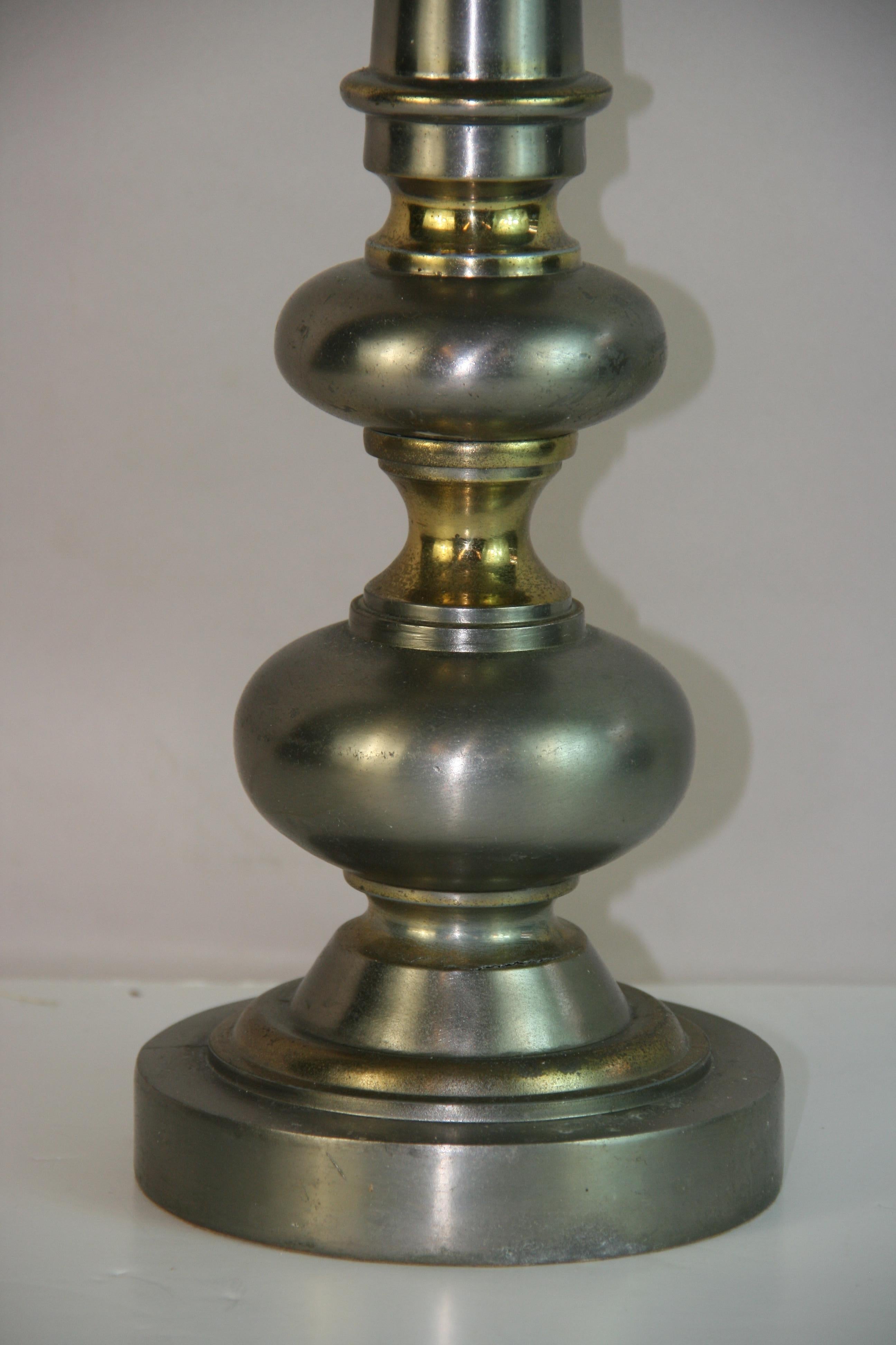 MCM Brass and Pewter Single Lamp In Good Condition For Sale In Douglas Manor, NY