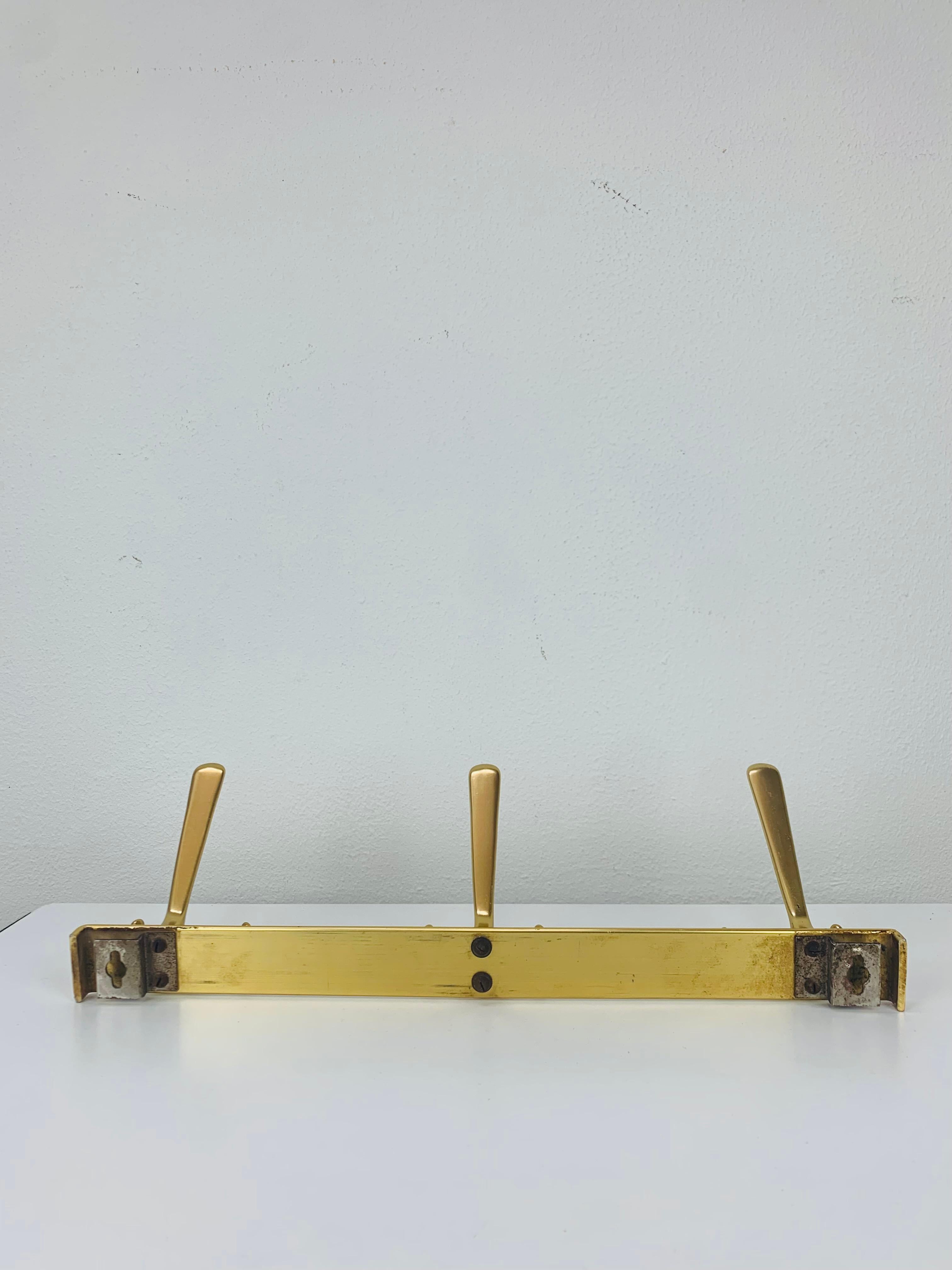 MCM Garderobenständer aus Messing, 1950er Jahre (Moderne der Mitte des Jahrhunderts) im Angebot