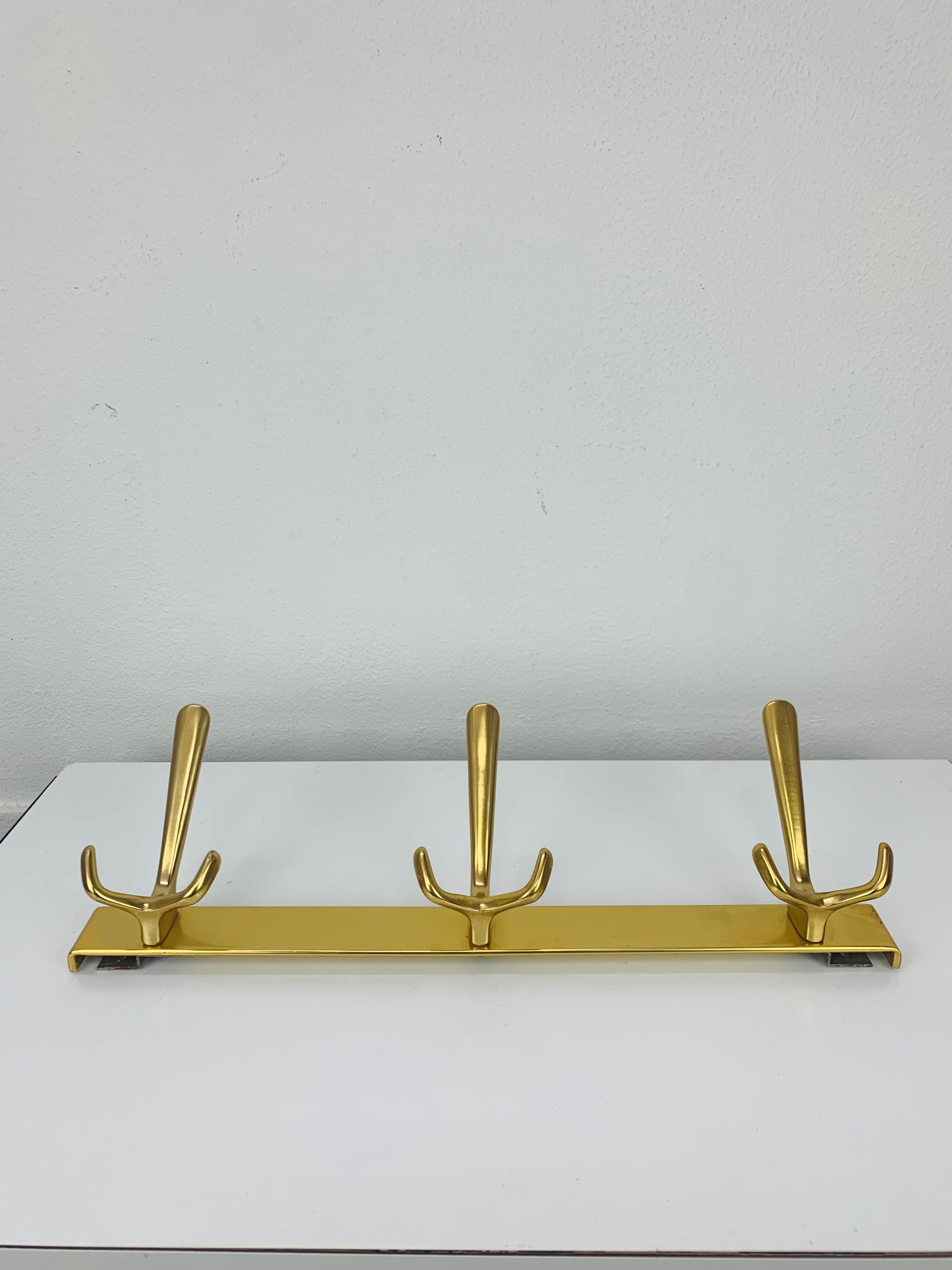 MCM Garderobenständer aus Messing, 1950er Jahre im Zustand „Gut“ im Angebot in BELFORT, FR