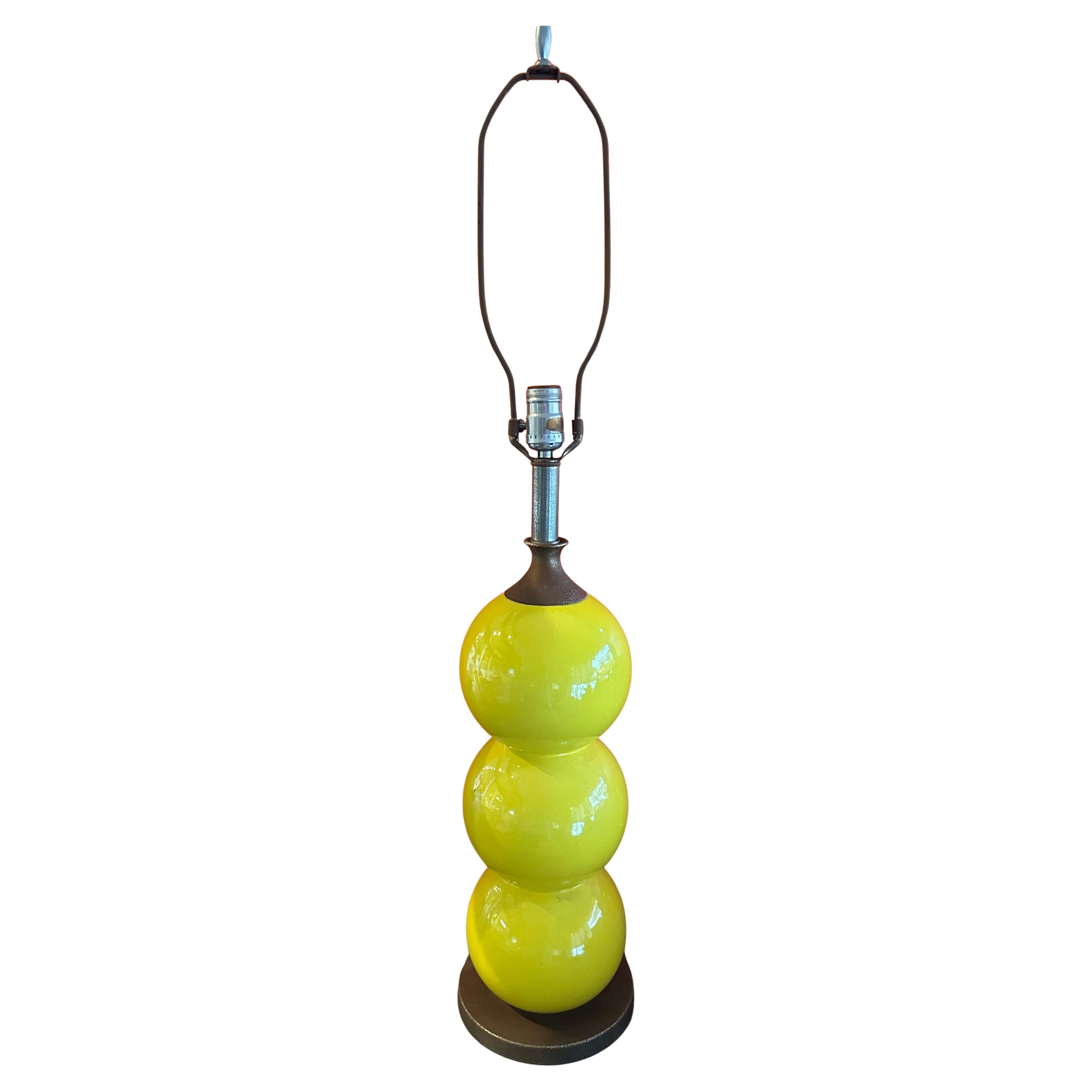 MCM Hellgelbe glasierte Keramik "Ball" Tischlampe