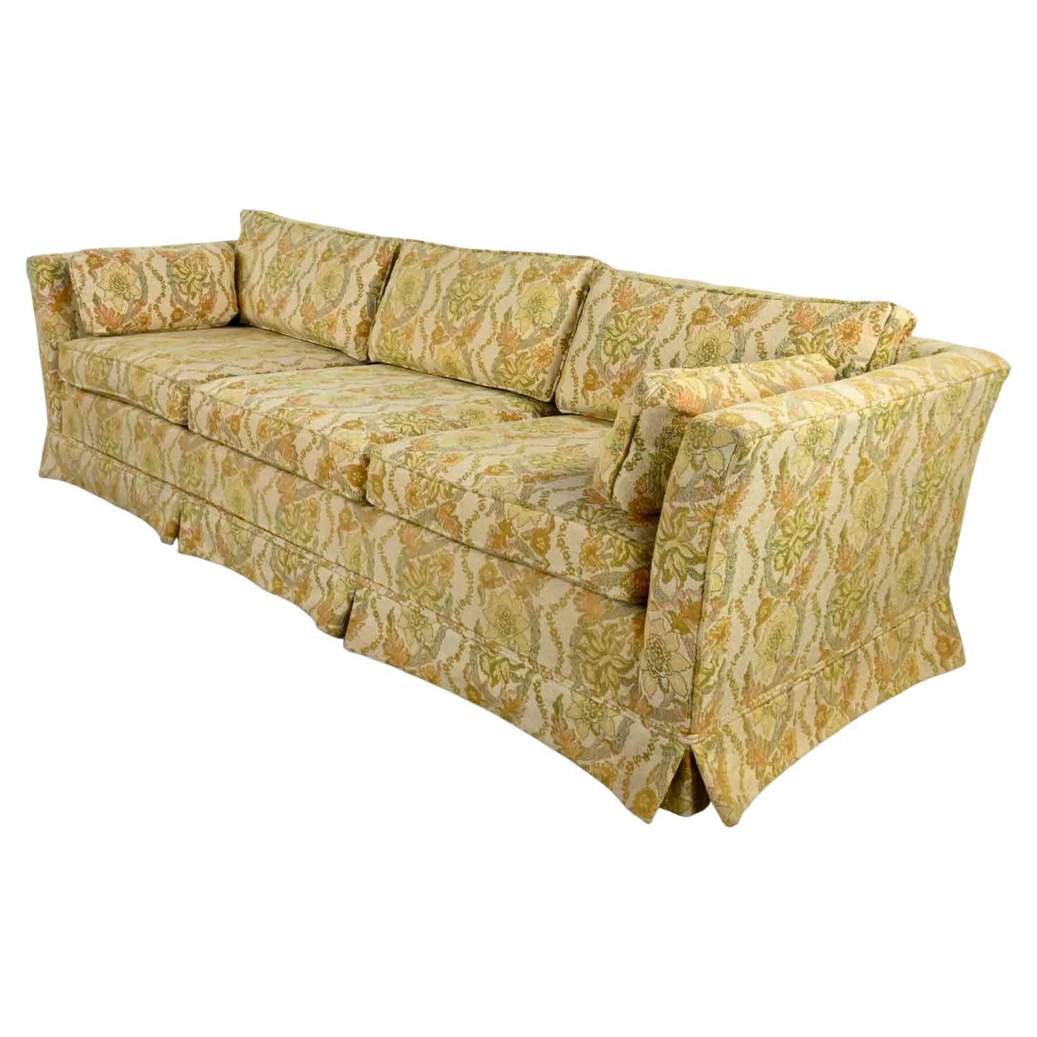 Canapé de smoking évasé en fourrure Broyhill MCM avec tissu floral jaune Lt Lenoir Chair Co.