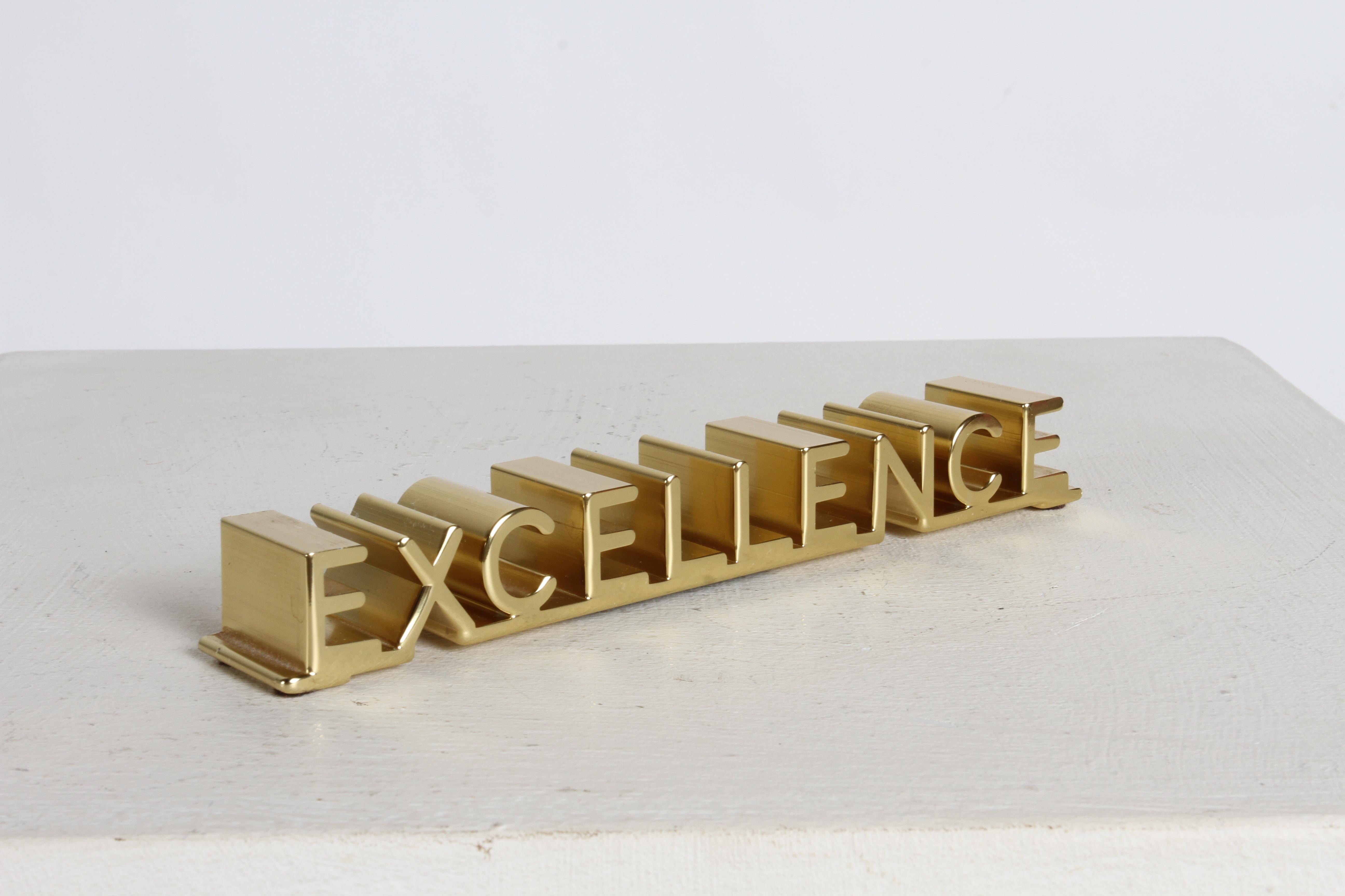 MCM Bruce Fox Gold eloxiertes Aluminium 3D „Excellence“ Motivations-Schreibtischzubehör  (amerikanisch) im Angebot