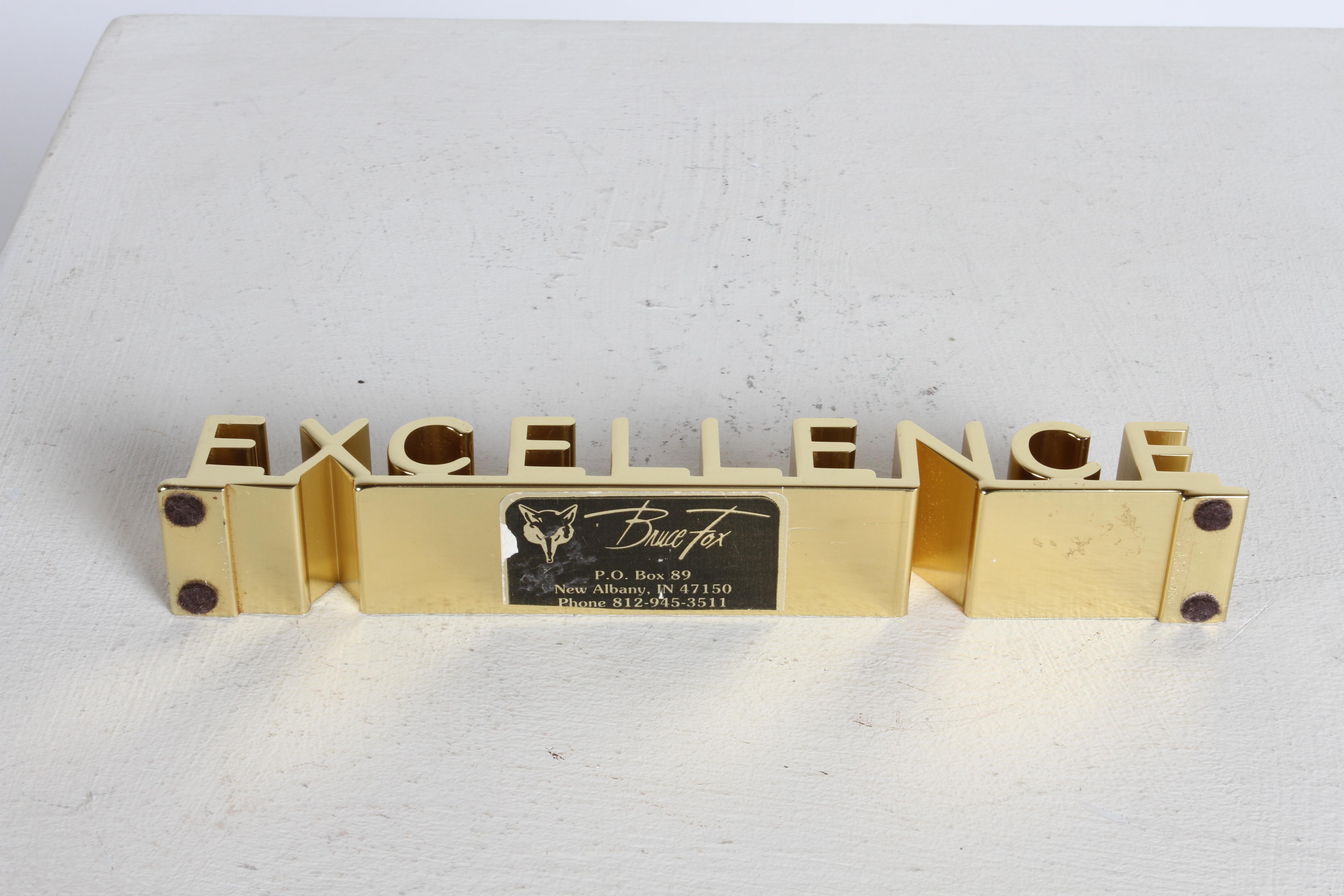 MCM Bruce Fox Gold eloxiertes Aluminium 3D „Excellence“ Motivations-Schreibtischzubehör  im Zustand „Gut“ im Angebot in St. Louis, MO