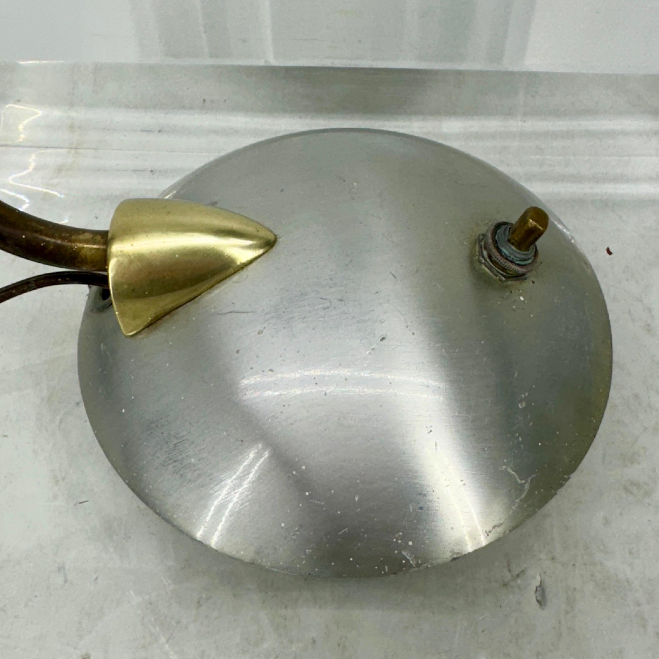 Lampe de bureau mi-siècle moderne, chrome brossé, laiton et bronze en vente 5