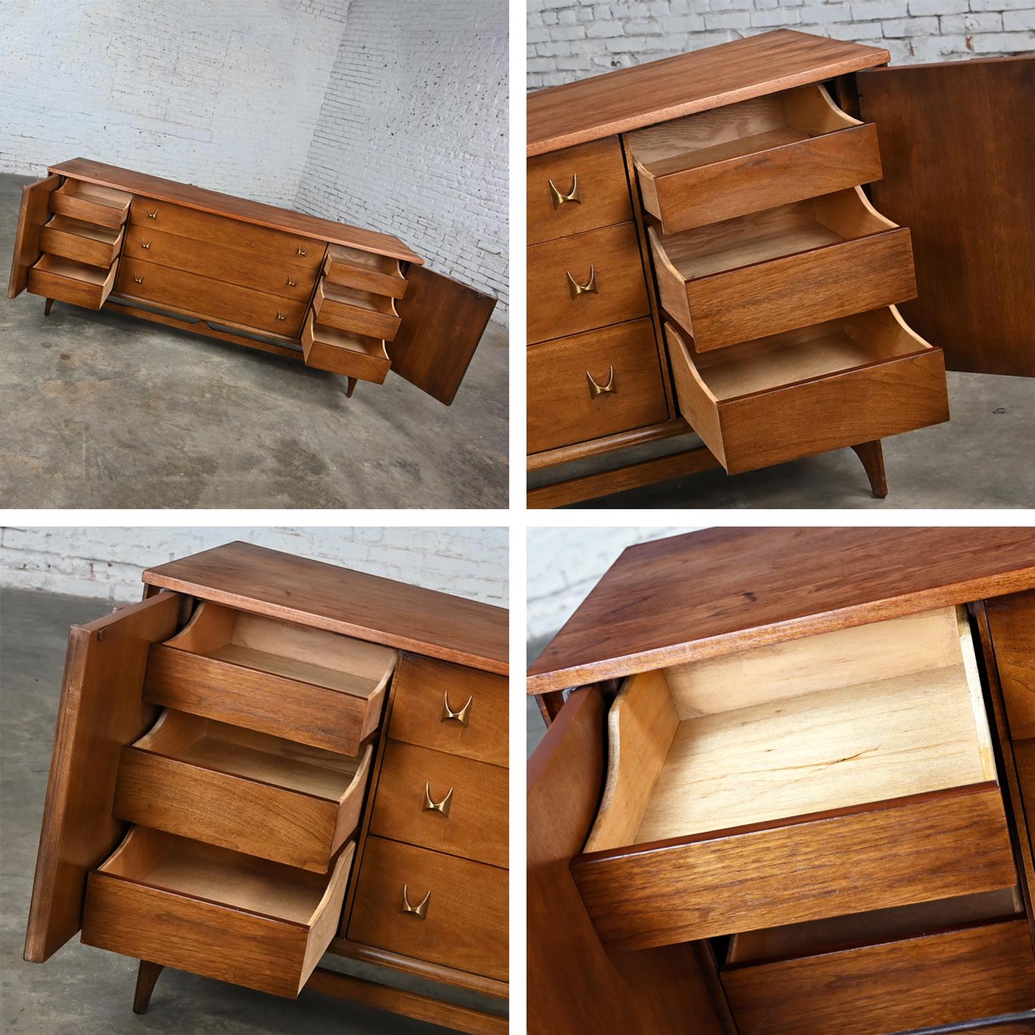 MCM Brutalist Brasilia Broyhill Premier Series Dresser 6130-33 Walnut & Brass 5
