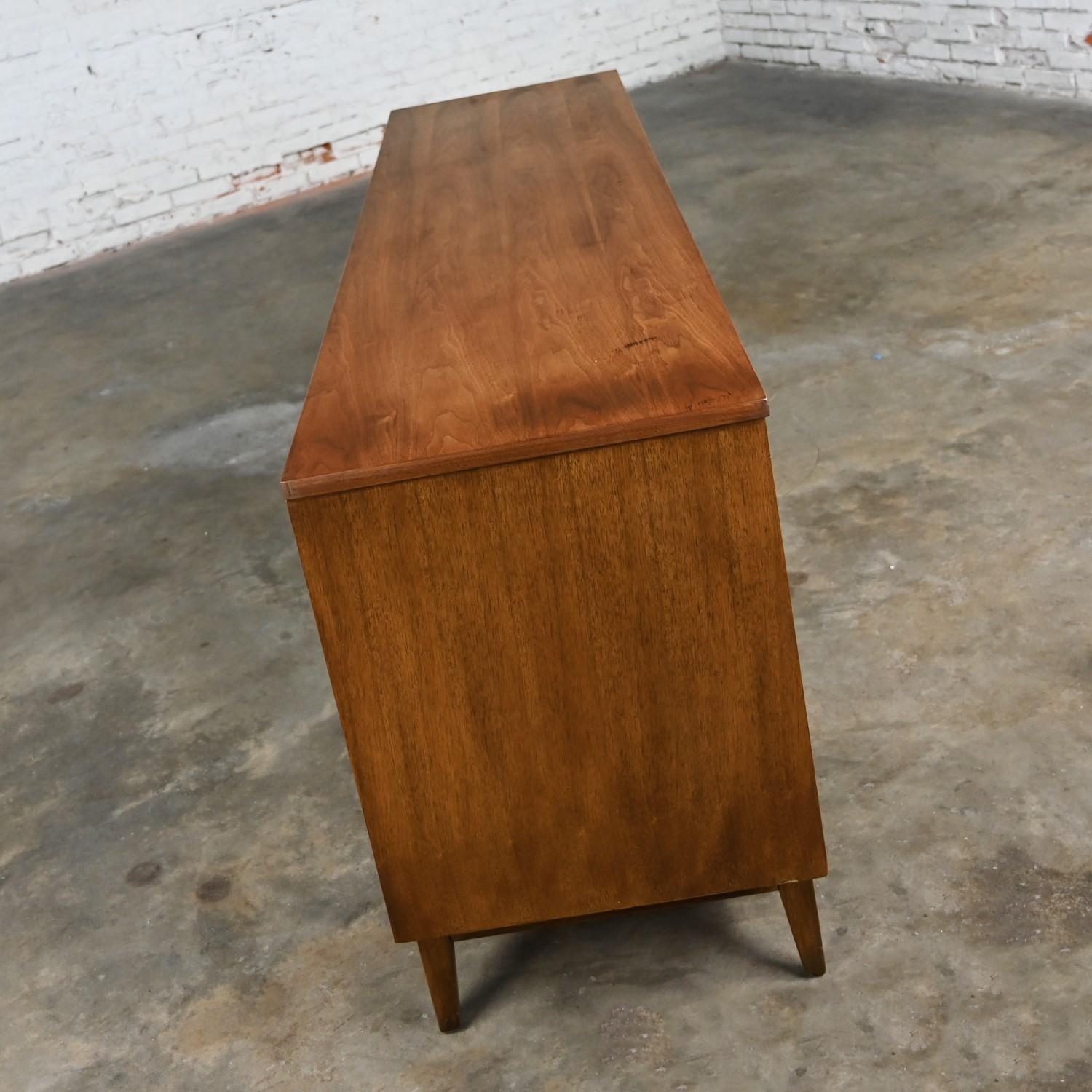 MCM Brutalist Brasilia Broyhill Premier Series Dresser 6130-33 Walnut & Brass 2