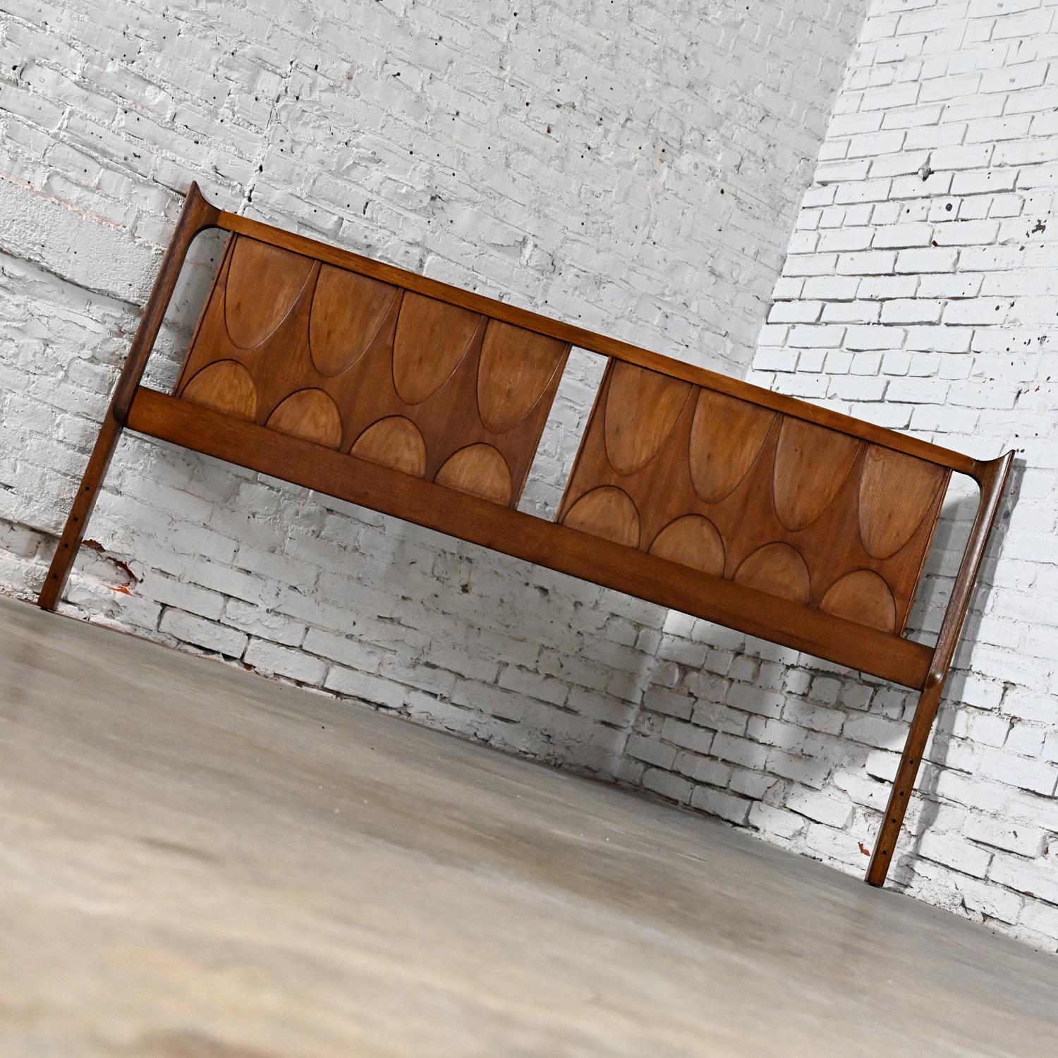 MCM Brutalist Brasilia King Sized Headboard 6130-59 Broyhill Premier Series In Good Condition In Topeka, KS