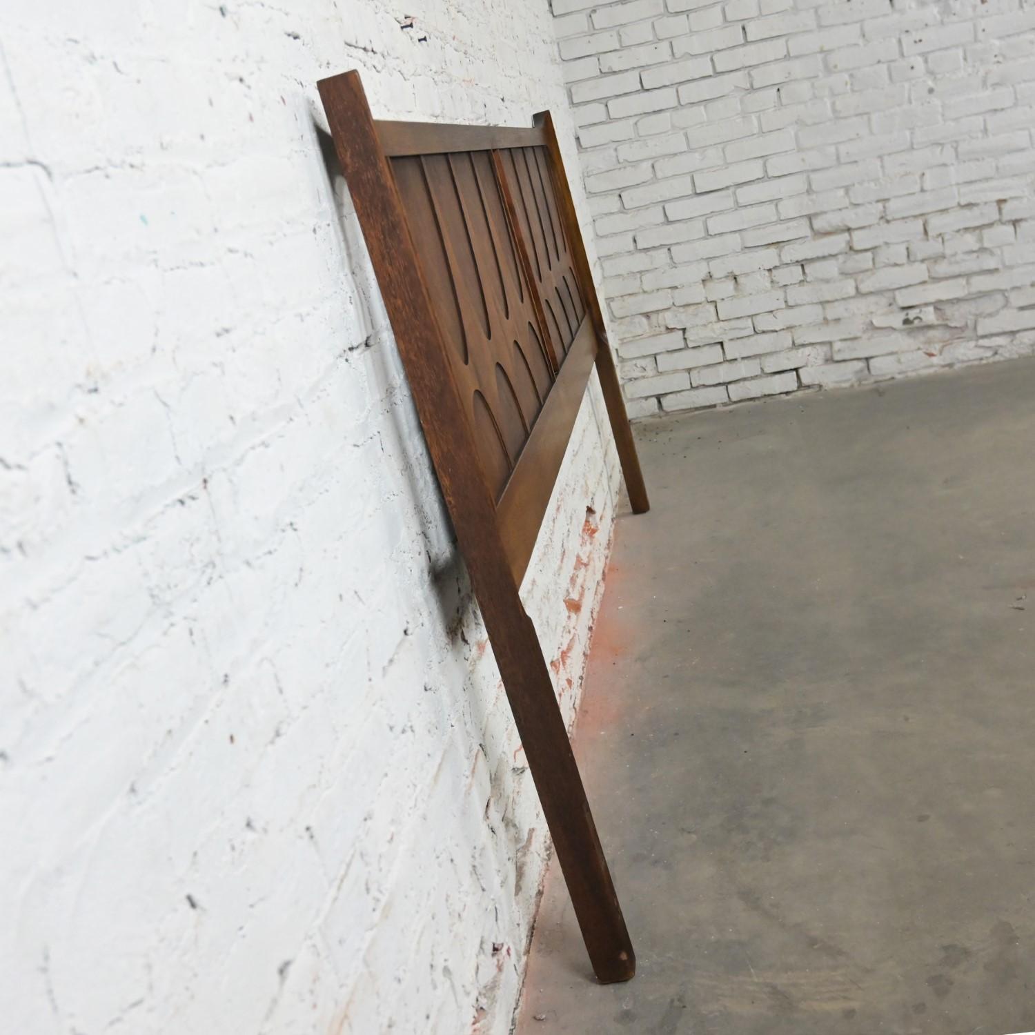 MCM Brutalist Broyhill Brasilia Premier Series 6130-59 Walnut King Headboard 8