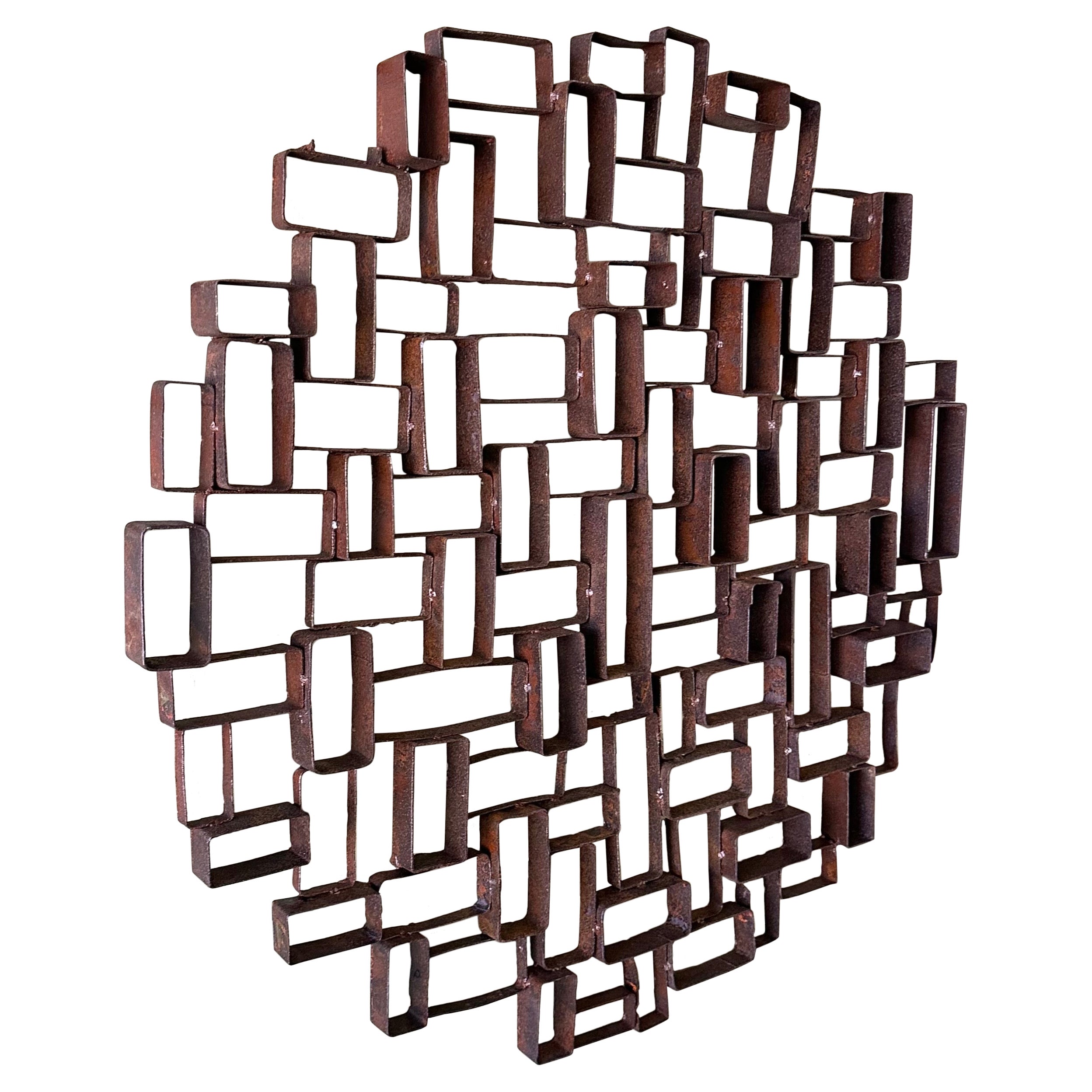 MCM Brutalistische geometrische Wandskulptur aus lackiertem Stahl im Used-Look