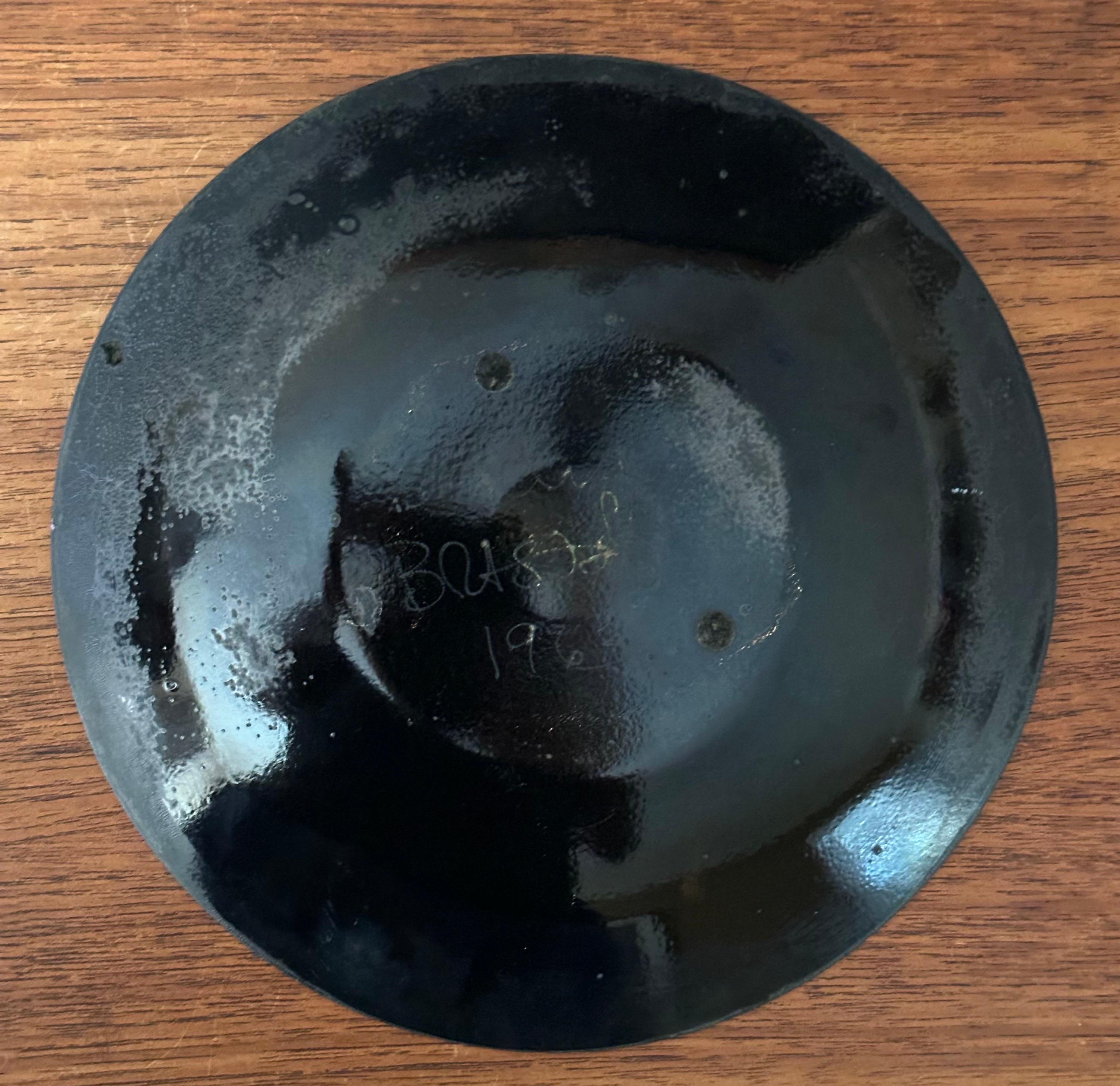 Ciotola a basso profilo in smalto Sunburst di MCM California di Sascha Brastoff in vendita 3