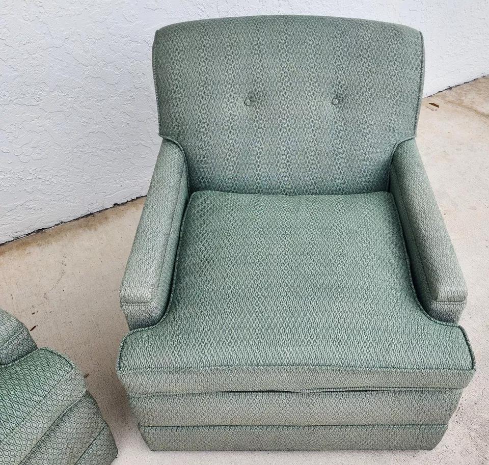 MCM Carr & Company Lounge Chairs Swivel Low Profile Pair (Ende des 20. Jahrhunderts) im Angebot