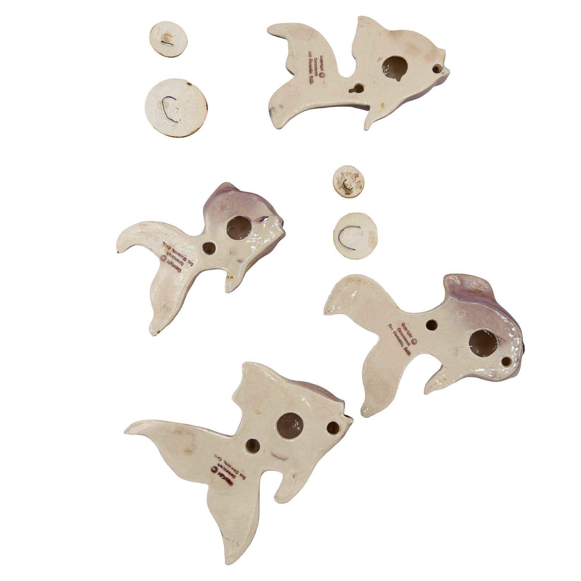 MCM Keramik Engel Fisch mit Blasen 8 Stück Wand-Skulptur Set von Ceramicraft (Mitte des 20. Jahrhunderts) im Angebot