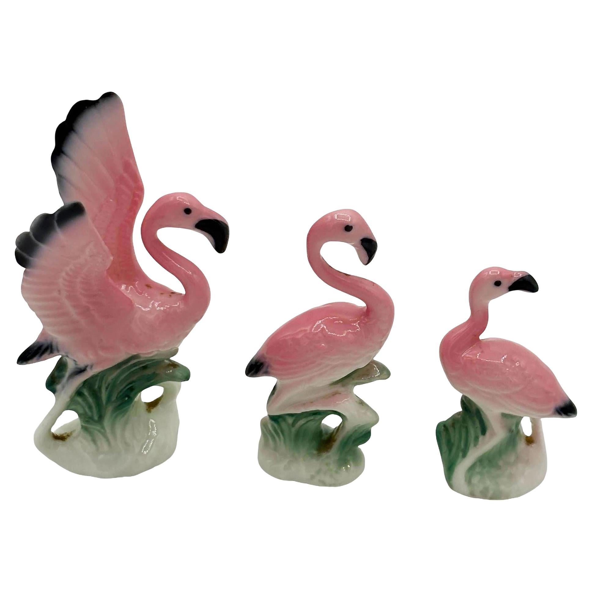 MCM Keramik Miniatur Rosa Flamingo Tabletop Statue Satz von 3 im Angebot