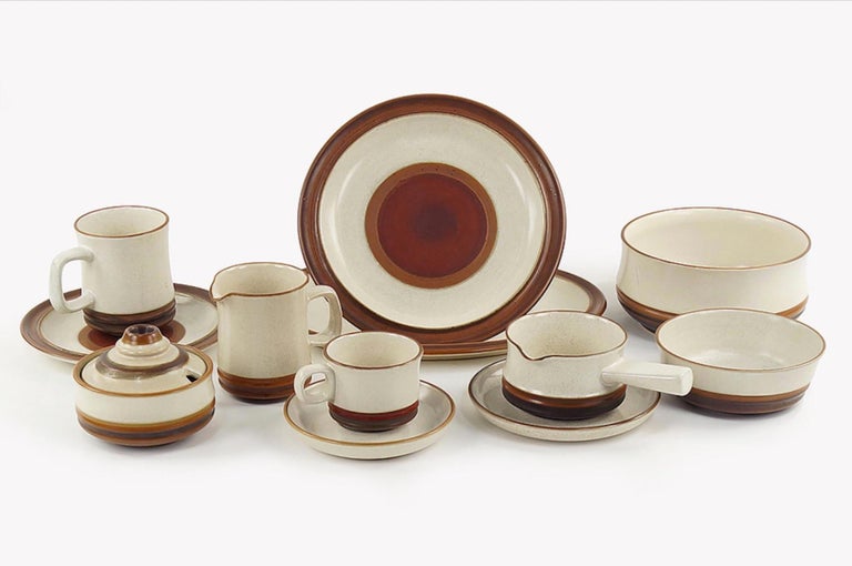 MCM Keramik-Geschirrset, Denby „Potters Wheel“ – englisches Steingut. Unverfälscht. im Angebot bei 1stDibs Deutschland