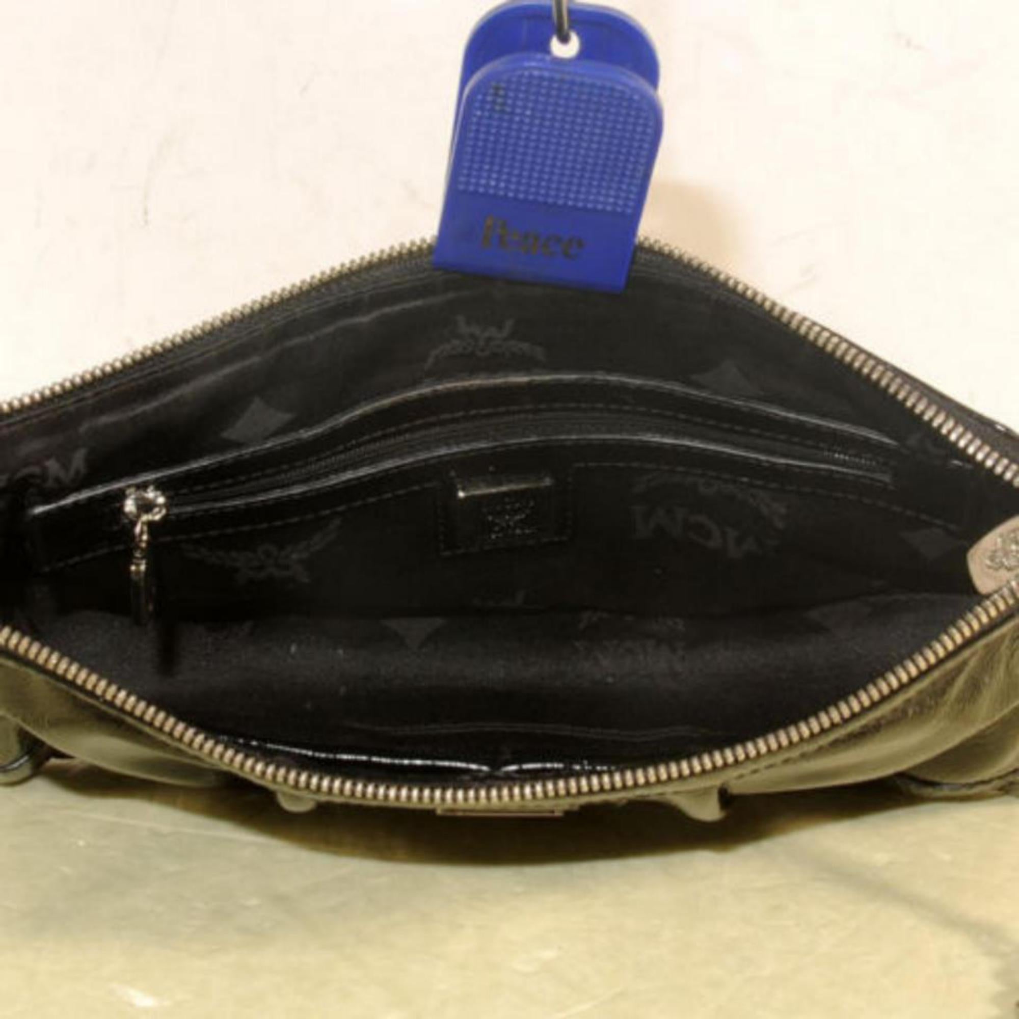 MCM Chain 869163 Black Patent Leather Shoulder Bag In Good Condition For Sale In Forest Hills, NY