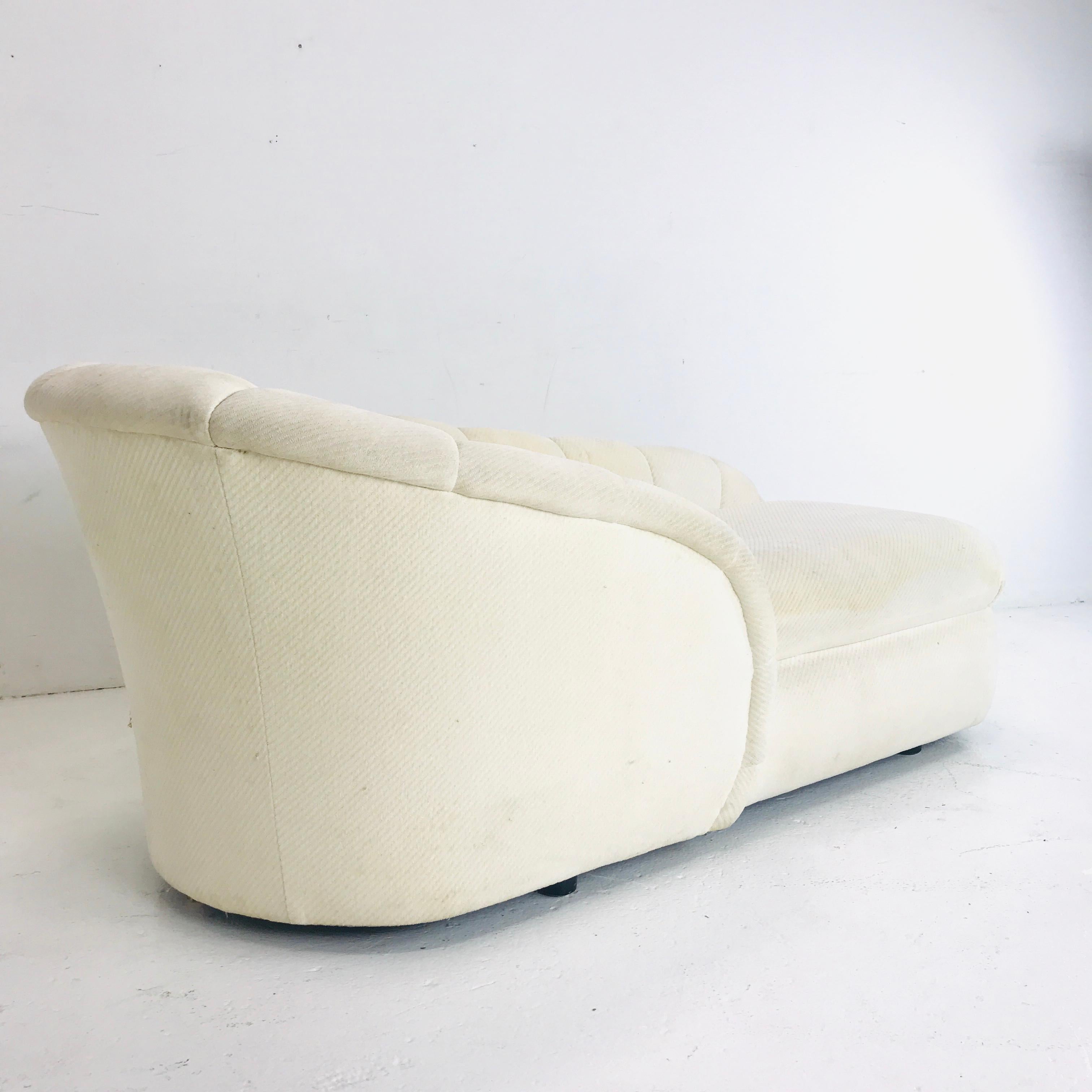 MCM Channel Chaise von Directional 2