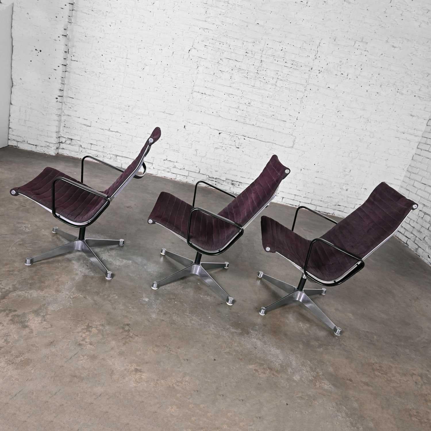 MCM Charles & Ray Eames for Herman Miller Aluminum Group High Back Chairs Set 3 For Sale 4