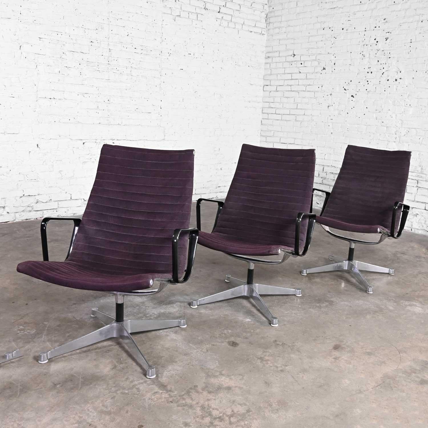 MCM Charles & Ray Eames for Herman Miller Aluminum Group High Back Chairs Set 3 For Sale 6
