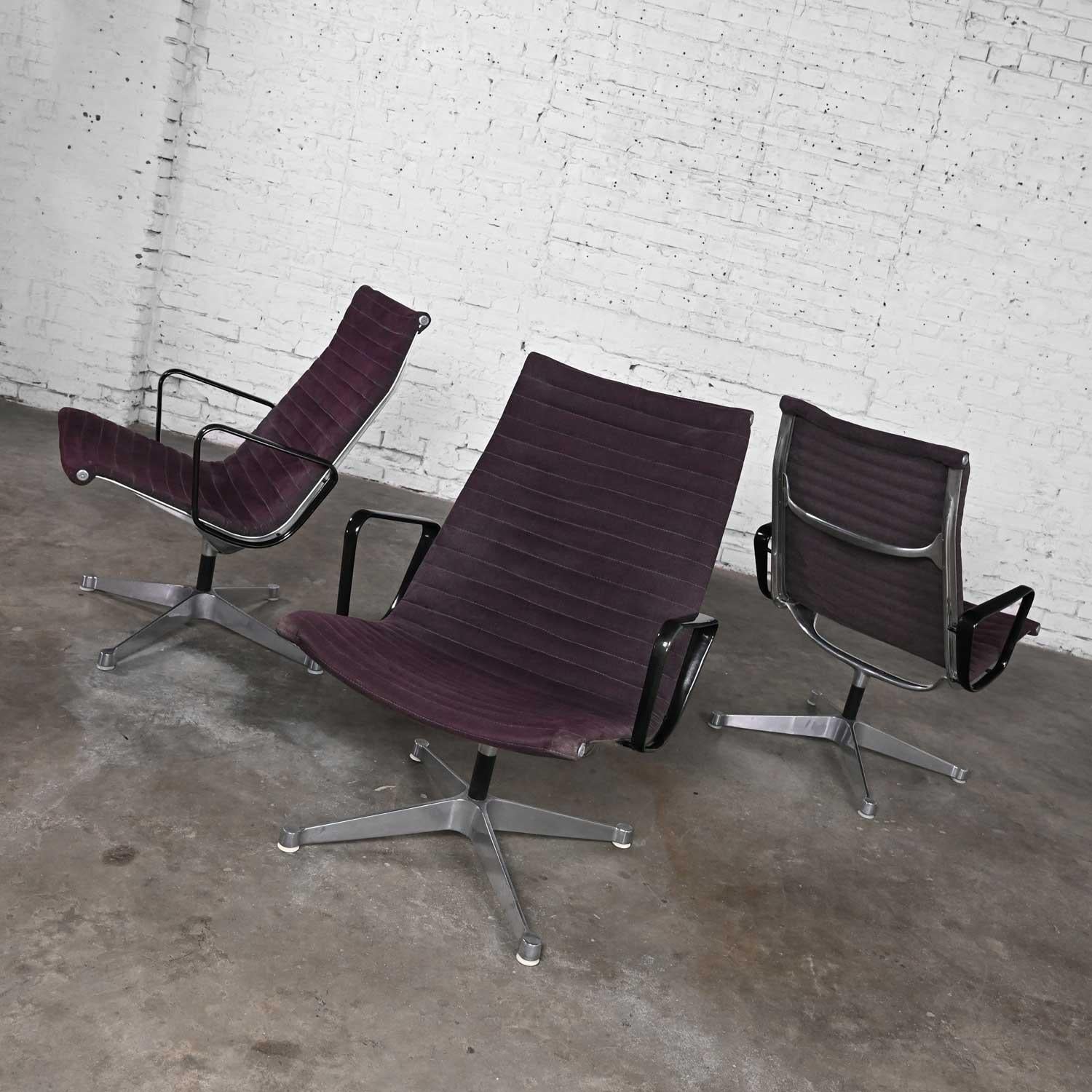 MCM Charles & Ray Eames for Herman Miller Aluminum Group High Back Chairs Set 3 In Good Condition For Sale In Topeka, KS