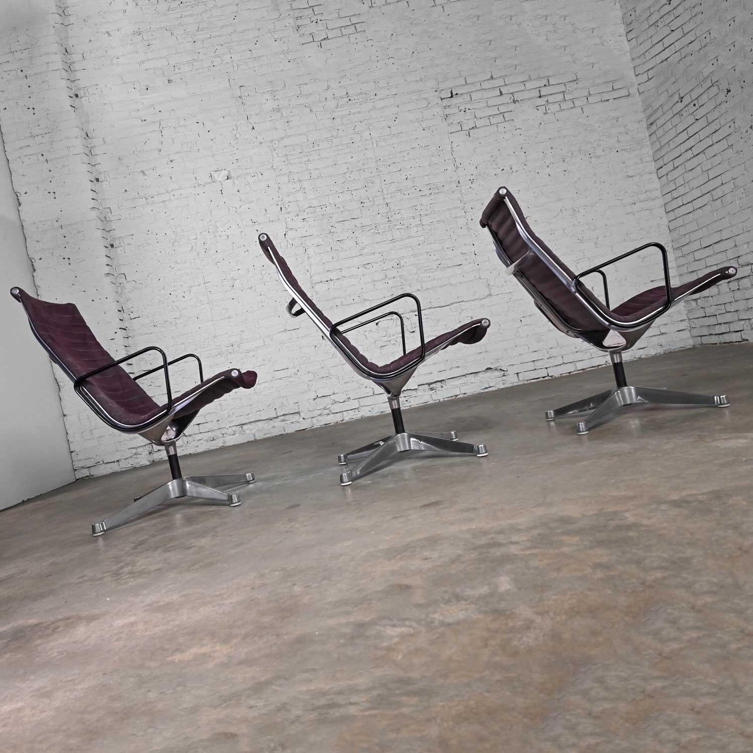 Ensemble de 3 chaises à haut dossier en aluminium Charles & Ray Eames pour Herman Miller pour MCM en vente 2