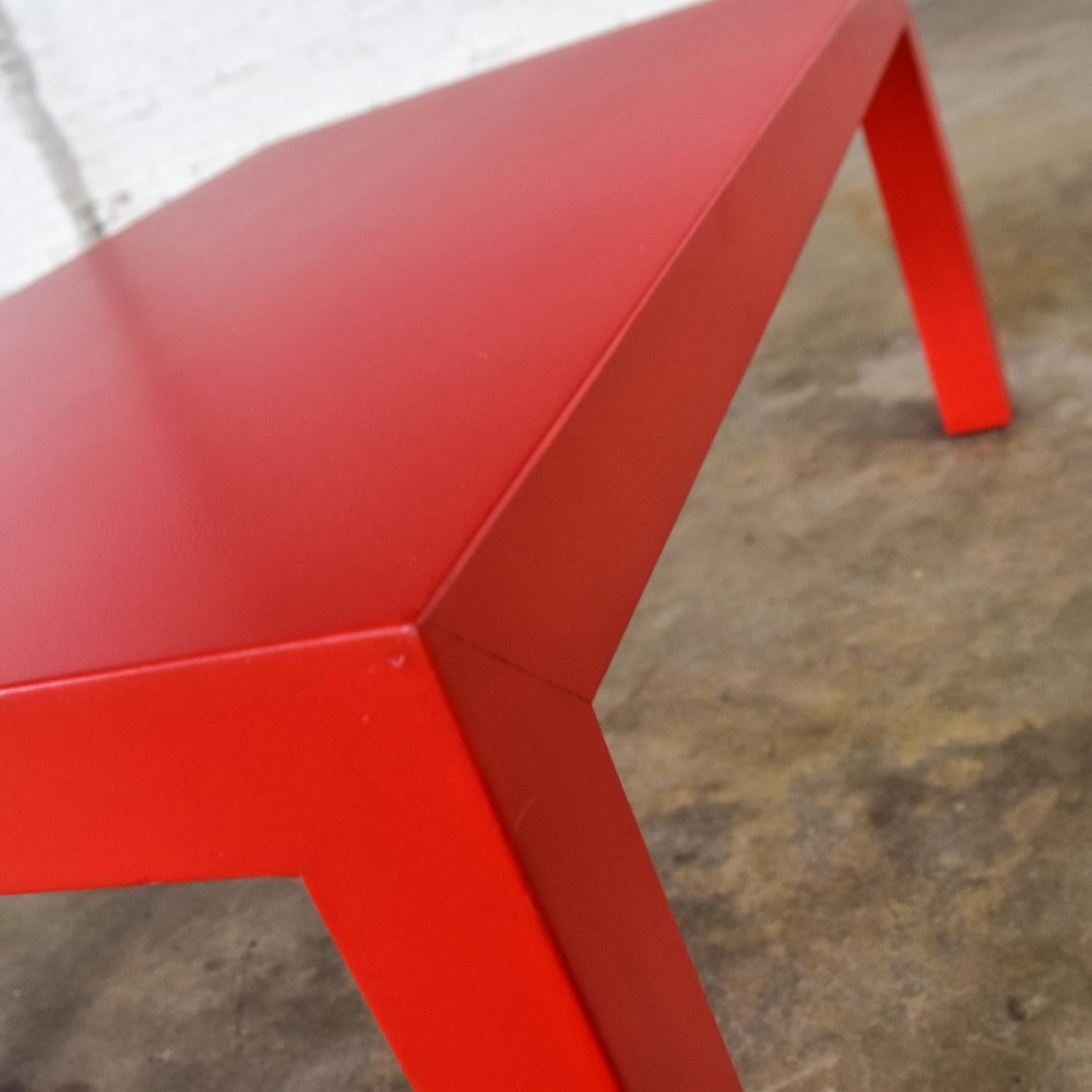Mid-Century Modern Chinese Red Painted Rectangle Parsons Coffee Table For Sale 7