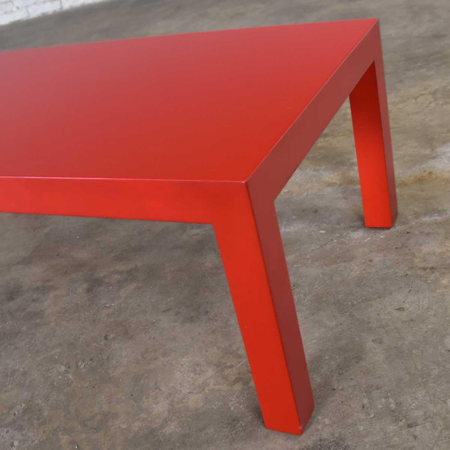 Mid-Century Modern Chinese Red Painted Rectangle Parsons Coffee Table In Good Condition For Sale In Topeka, KS