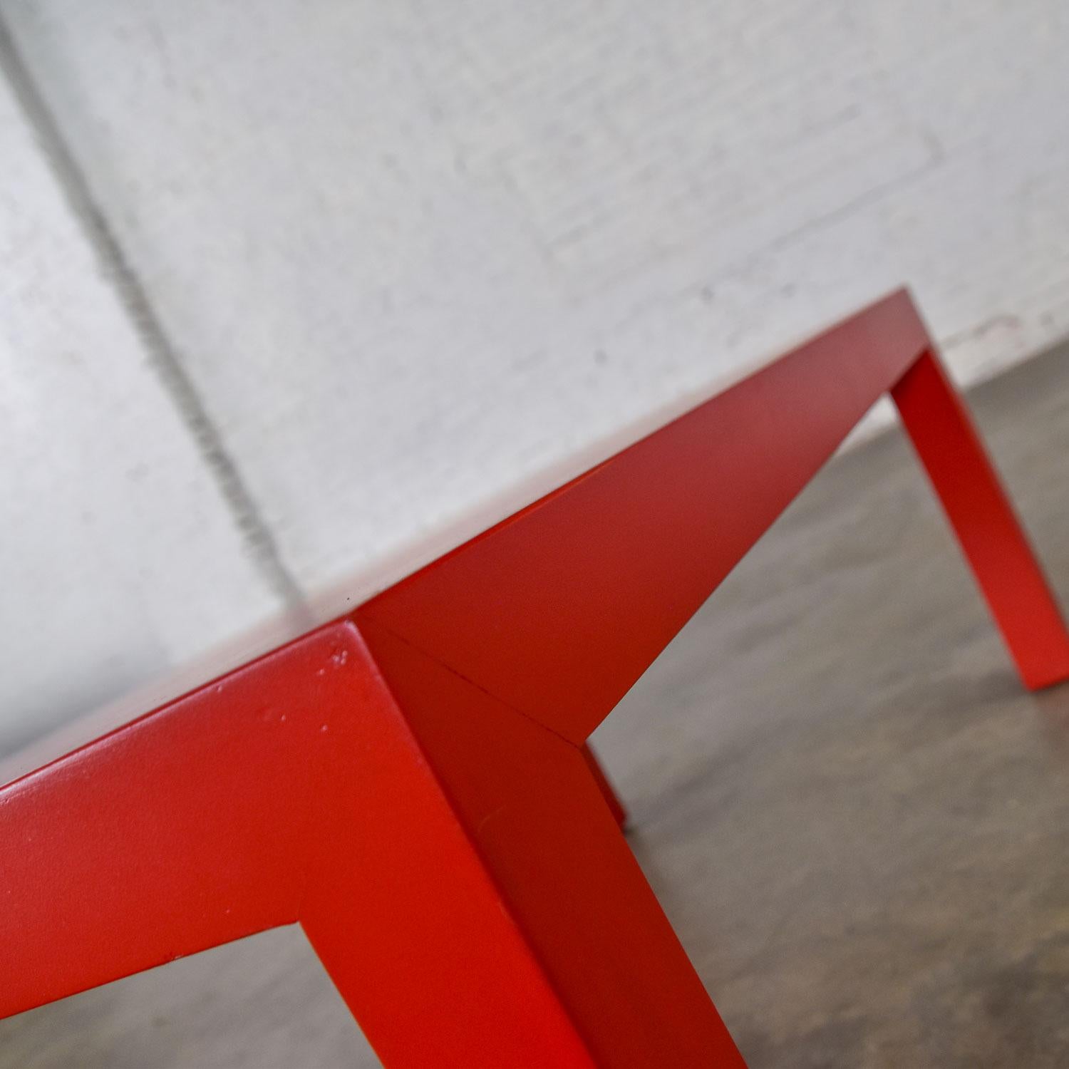 Mid-Century Modern Chinese Red Painted Rectangle Parsons Coffee Table For Sale 3