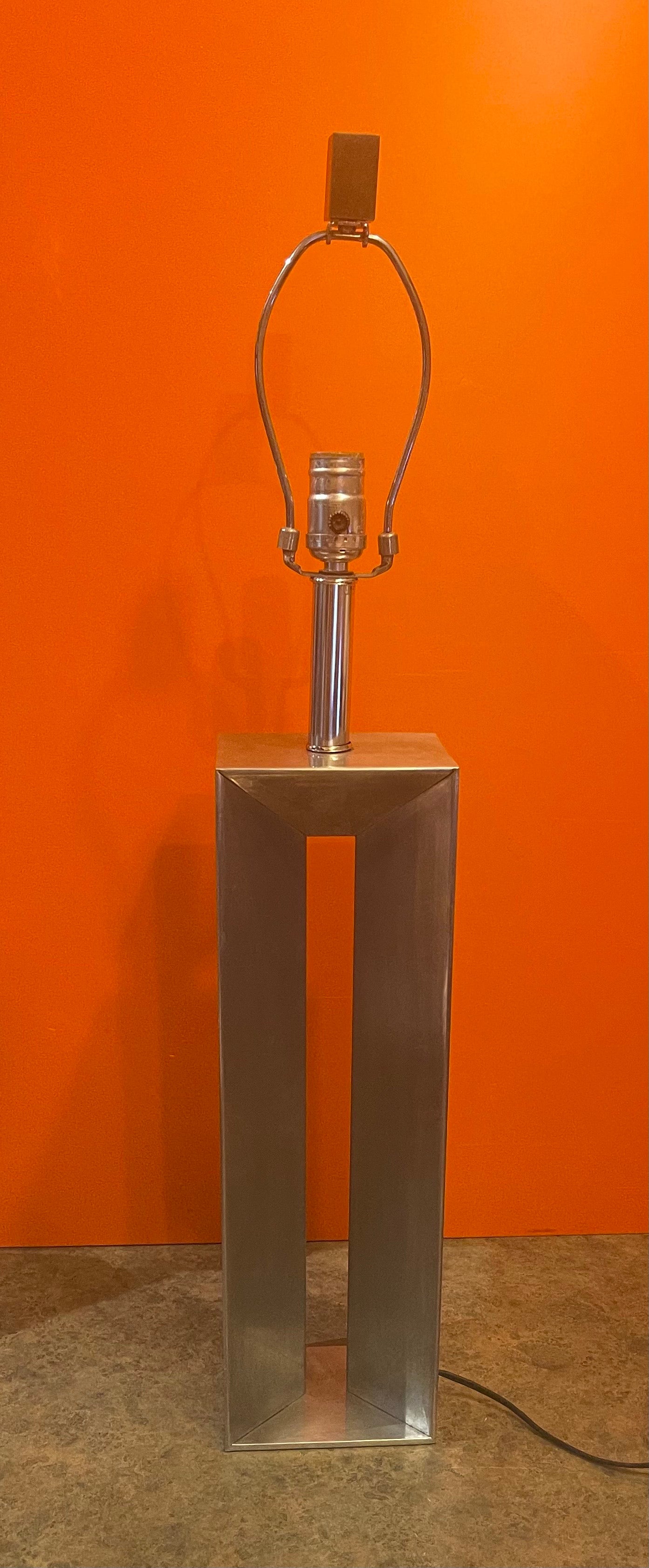 Beautiful MCM chrome table lamp by L. Paul Brayton, circa 1970s. The lamp is in good working vintage condition and measures 5.75