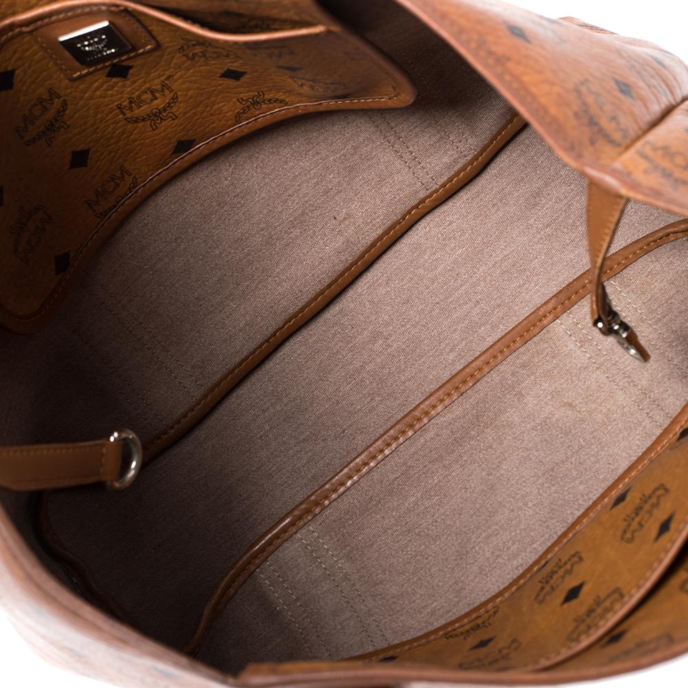 MCM Shopper-Tasche aus beschichtetem Segeltuch und Leder in Cognac mit Visetos 2