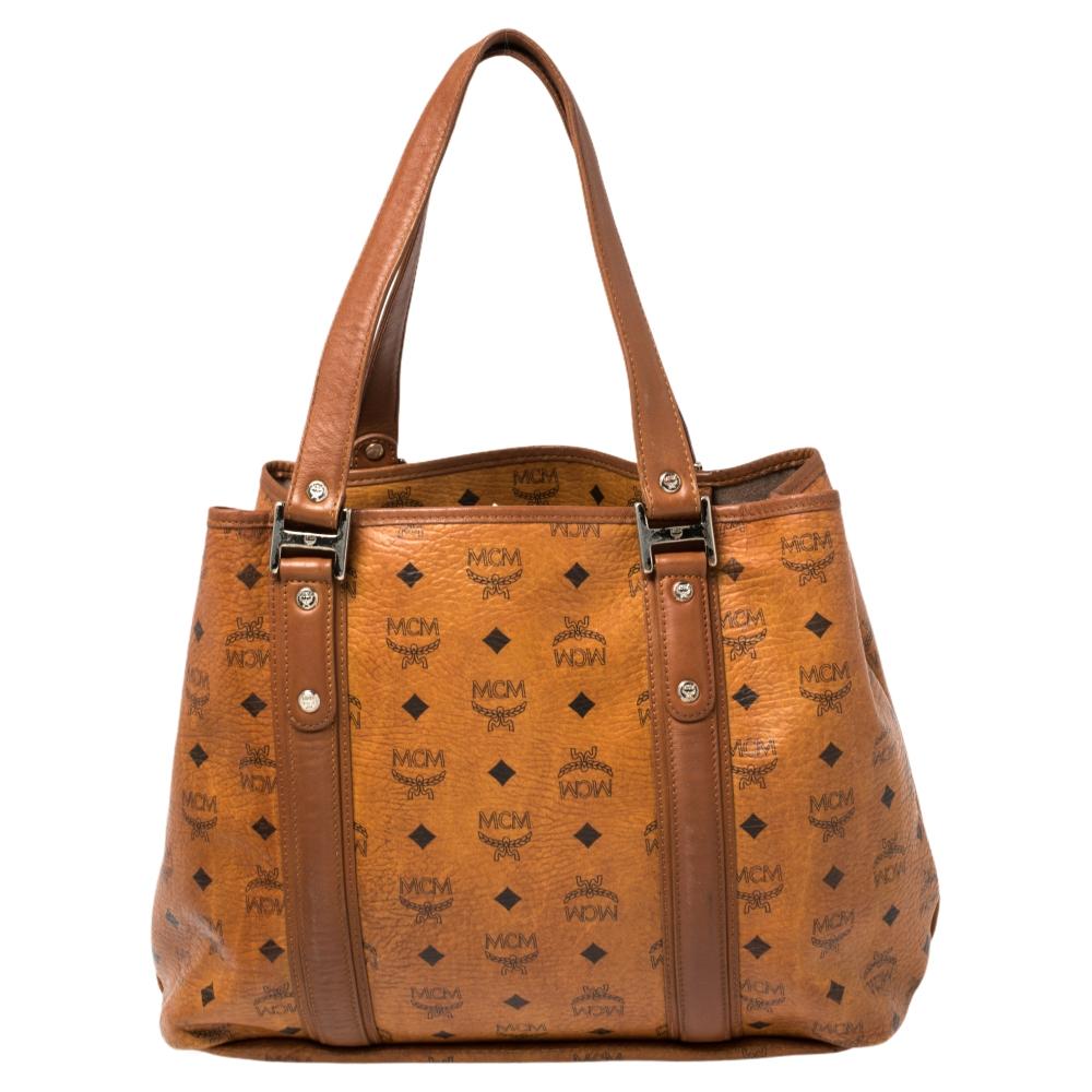 MCM Shopper Tasche aus beschichtetem Segeltuch und Leder in Cognac mit Visetos bei 1stDibs mcm innentasche shopper mcm segeltuch mcm braune tasche