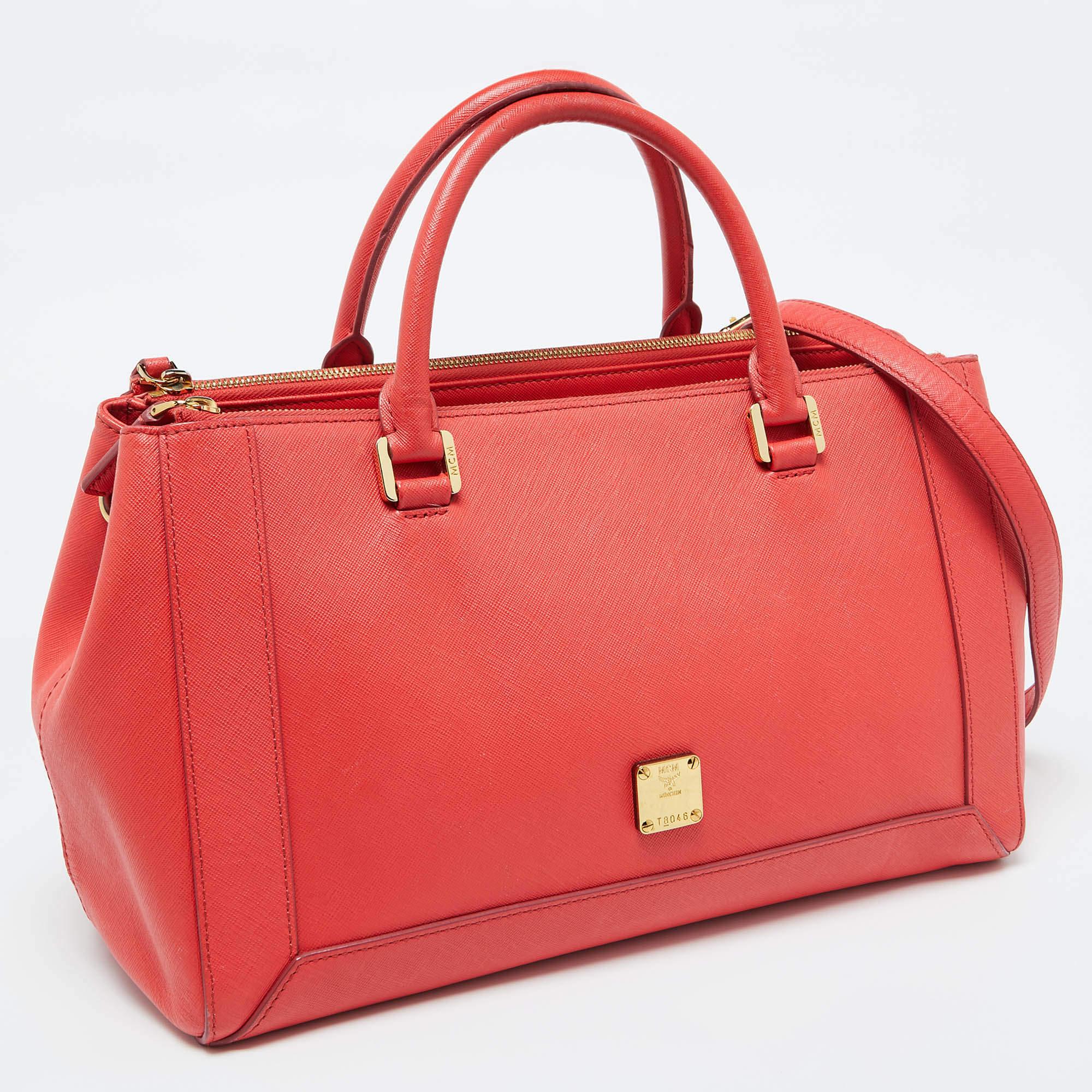 Bolso Nuovo grande de piel naranja coral de MCM Rojo