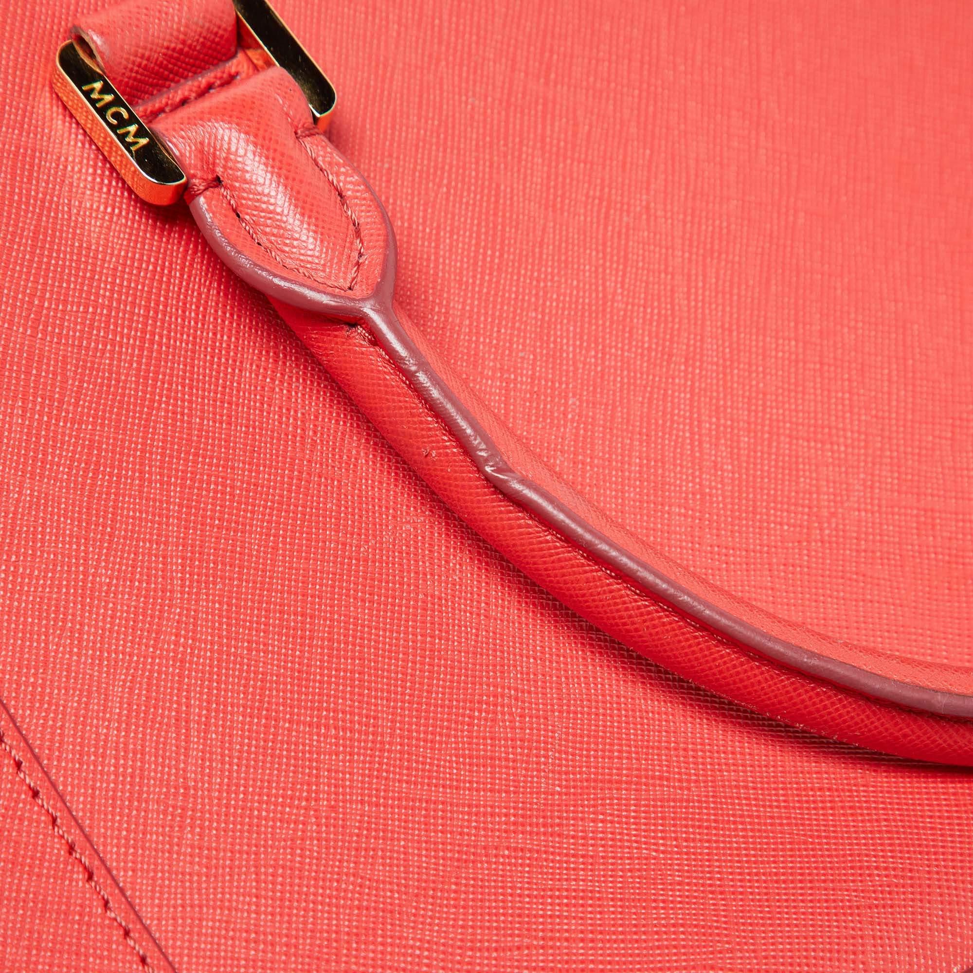 Bolso Nuovo grande de piel naranja coral de MCM 3