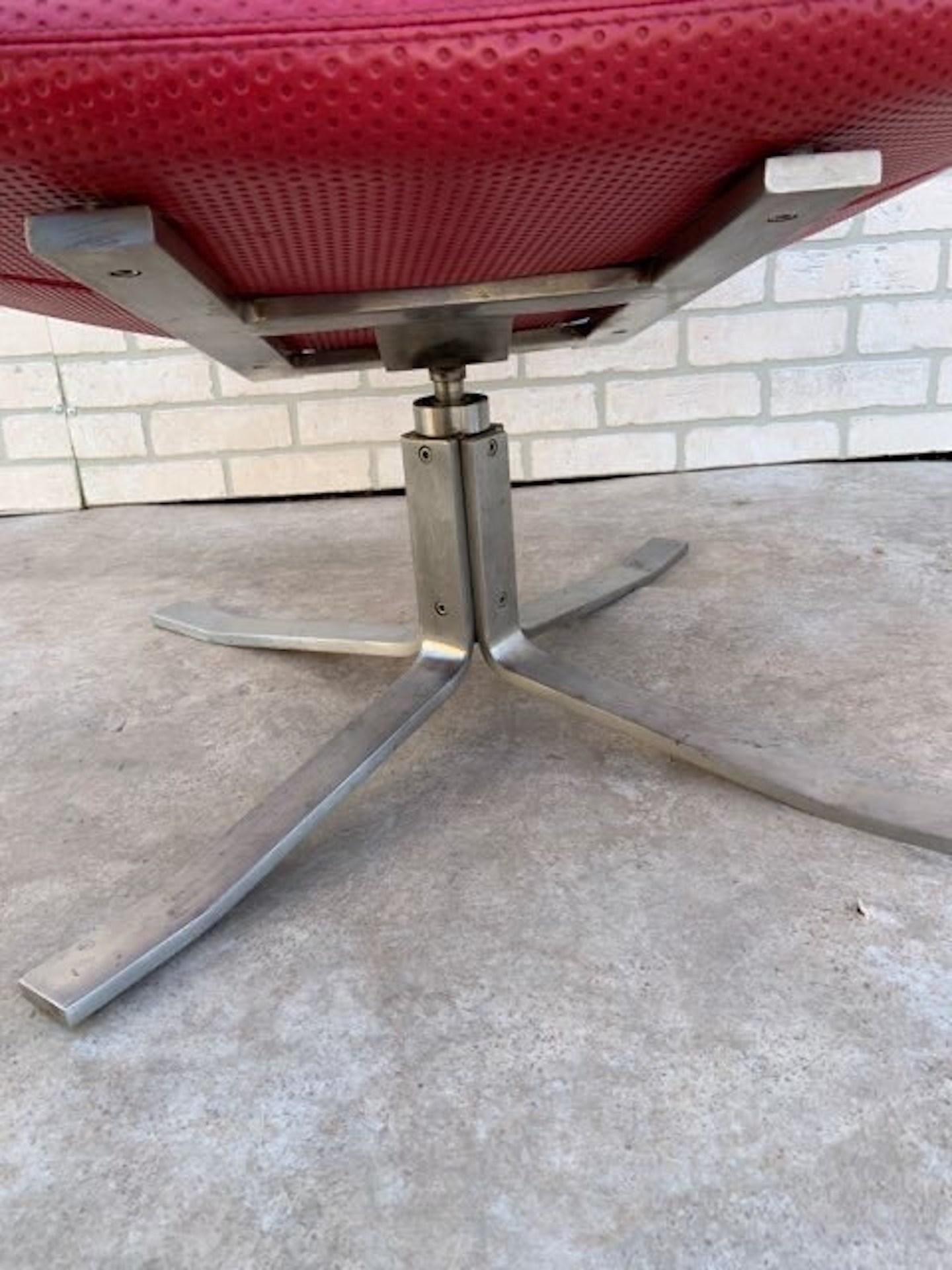 MCM Corona Chair von Paul Volther für Erik Jørgensen Neu gepolstert in Leder (Moderne der Mitte des Jahrhunderts) im Angebot