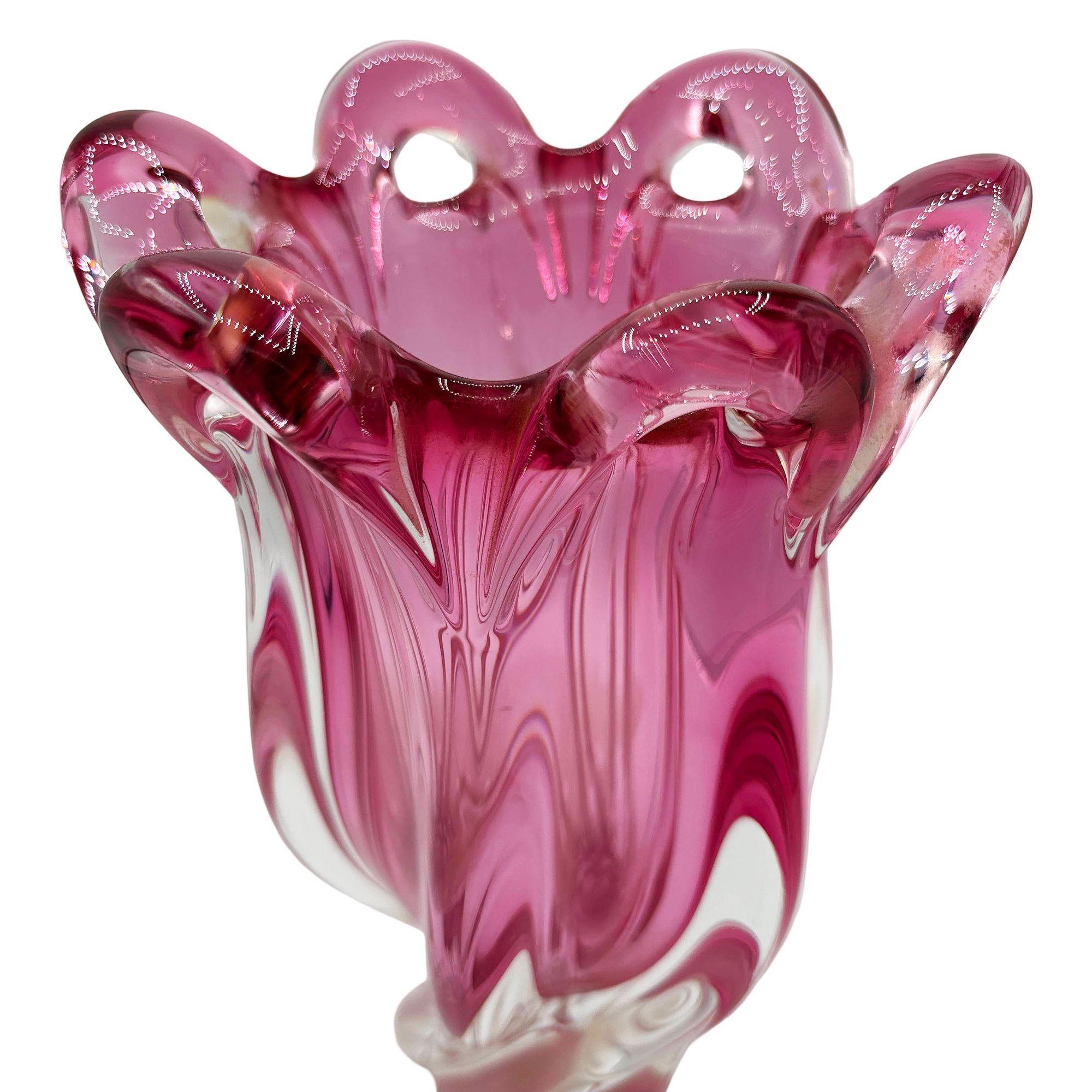 Ceco Vaso in vetro artistico MCM Czech Cranberry di Josef Hospodka per Chribska Glassworks in vendita
