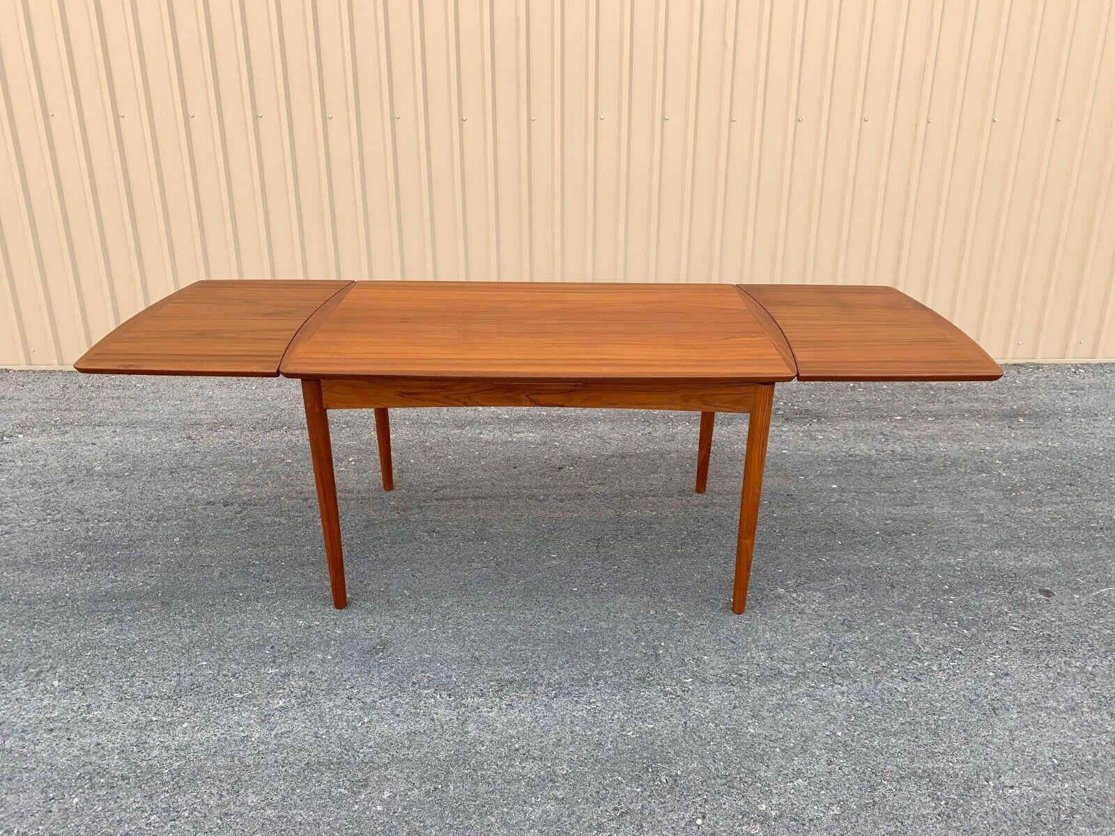 MCM Danish Mid-Century Modern Povl Dinesen Teak Expandable Dining Table, Denmark 1