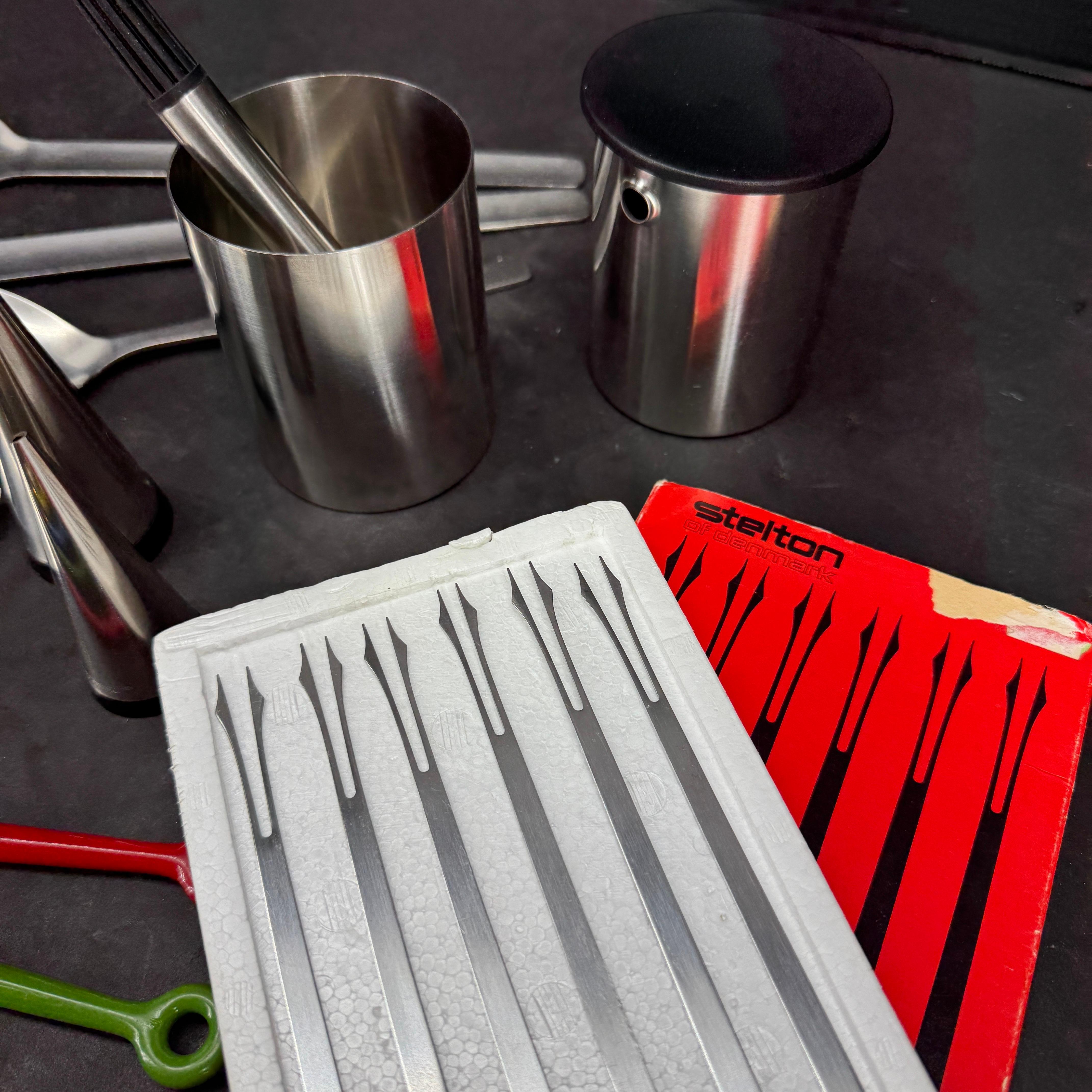 Milieu du XXe siècle MCM Danish Stelton Georg Jensen Servir Fondue Nutcracker Outils en vente