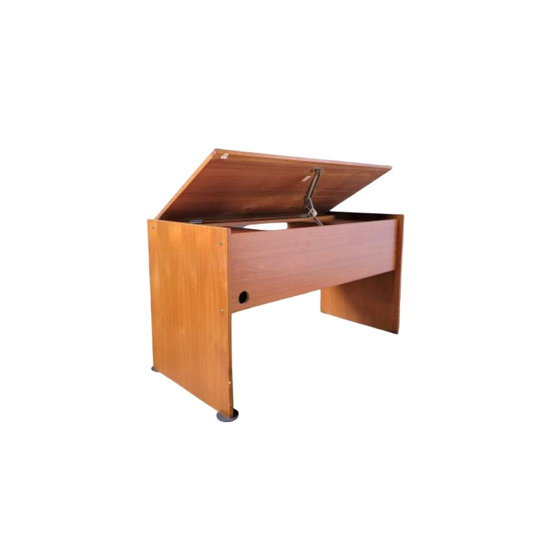 MCM Danish Teak Desk by Nordisk Andels Eksport 1970s In Good Condition For Sale In Carmel, NY