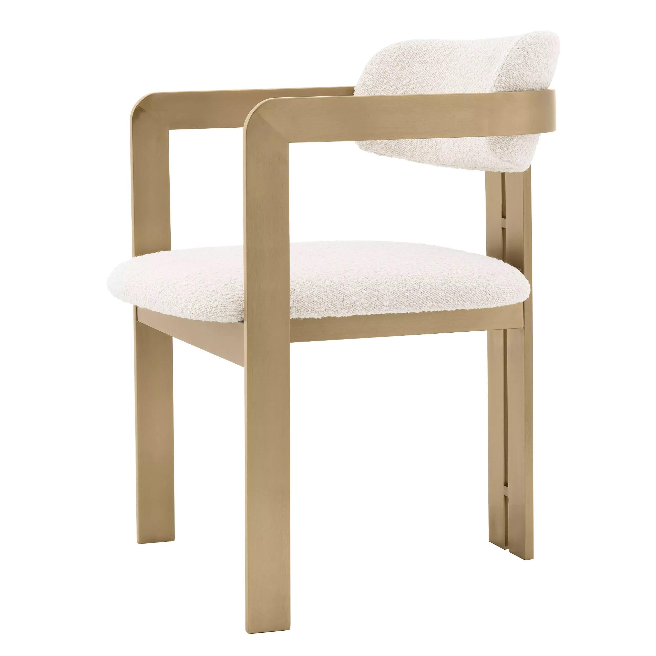 Mid-Century Modern Chaise de salle à manger de style MCM Design en tissu Boucl beige et finitions en laiton en vente