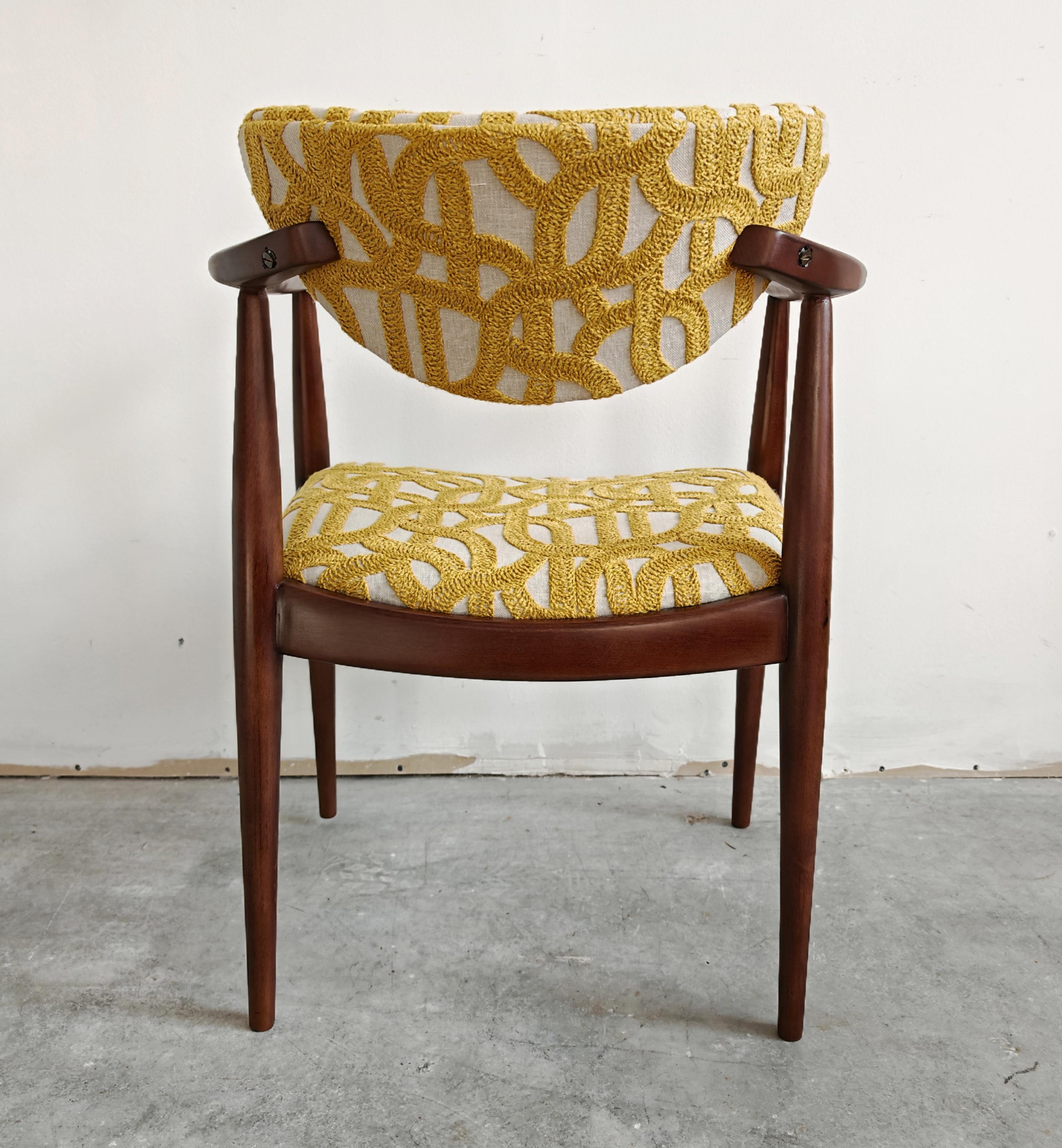 Silla de comedor MCM con reposabrazos de Bernardo Bernardi, Yugoslavia Años 60 en venta 3