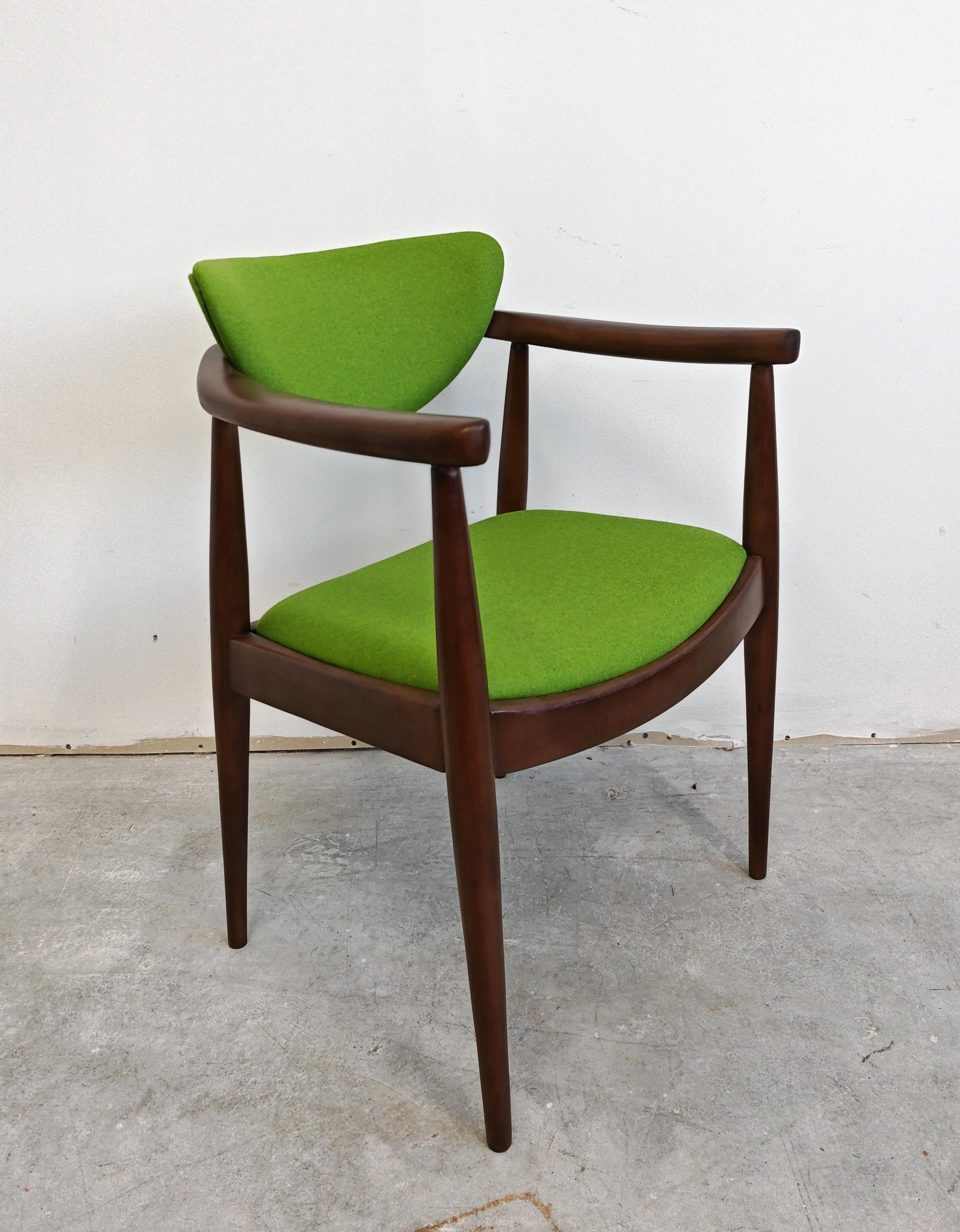 Chaise de salle à manger MCM avec accoudoirs de Bernardo Bernardi, Yugoslavia, années 1960 en vente 3