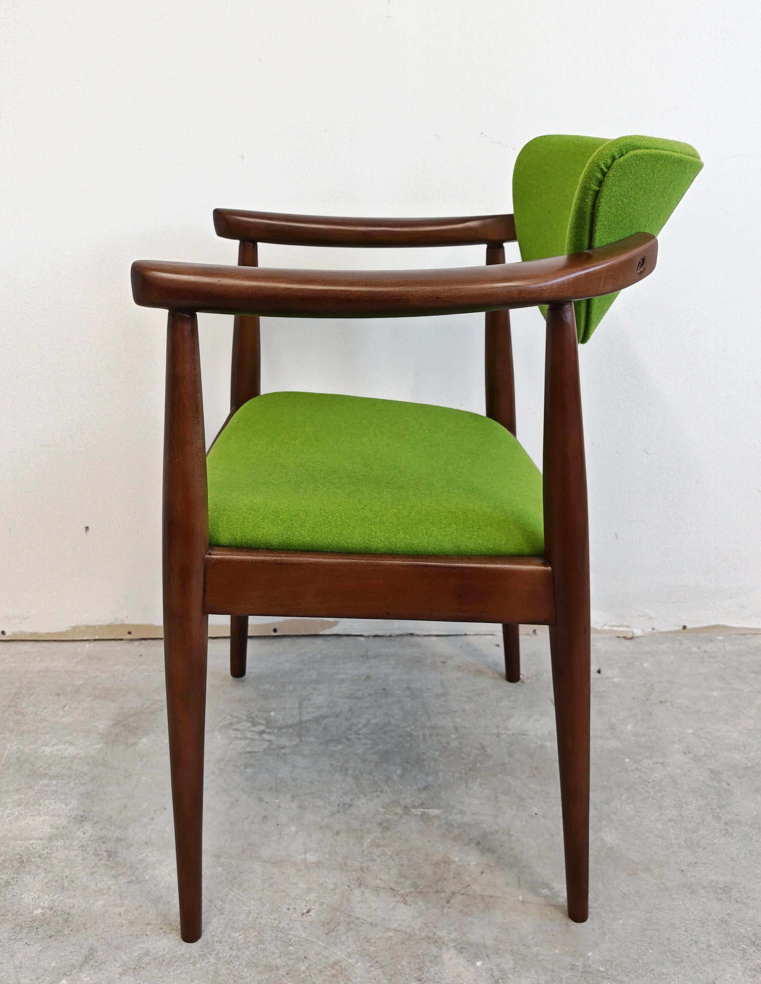 Mid-Century Modern Chaise de salle à manger MCM avec accoudoirs de Bernardo Bernardi, Yugoslavia, années 1960 en vente