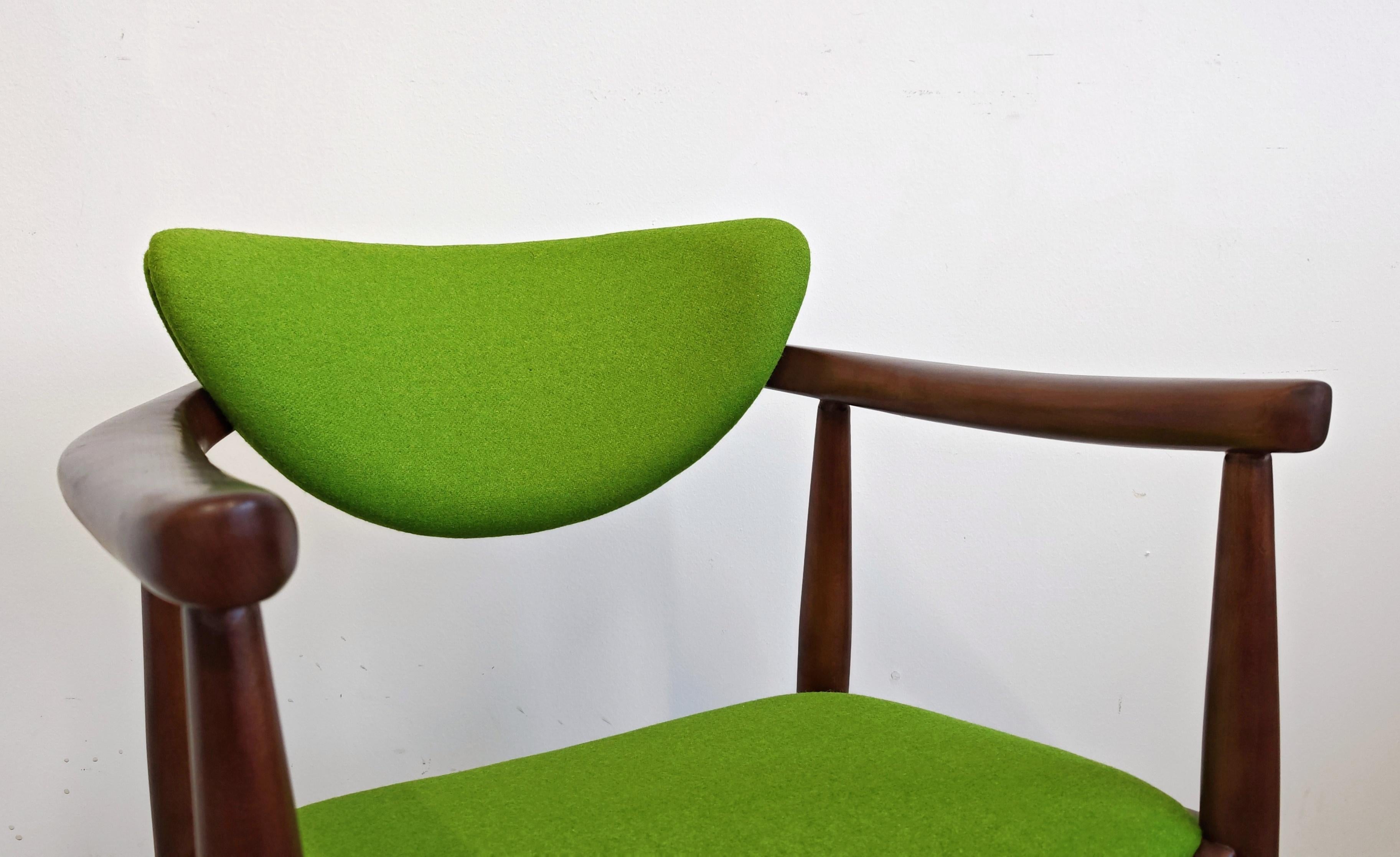 Croate Chaise de salle à manger MCM avec accoudoirs de Bernardo Bernardi, Yugoslavia, années 1960 en vente