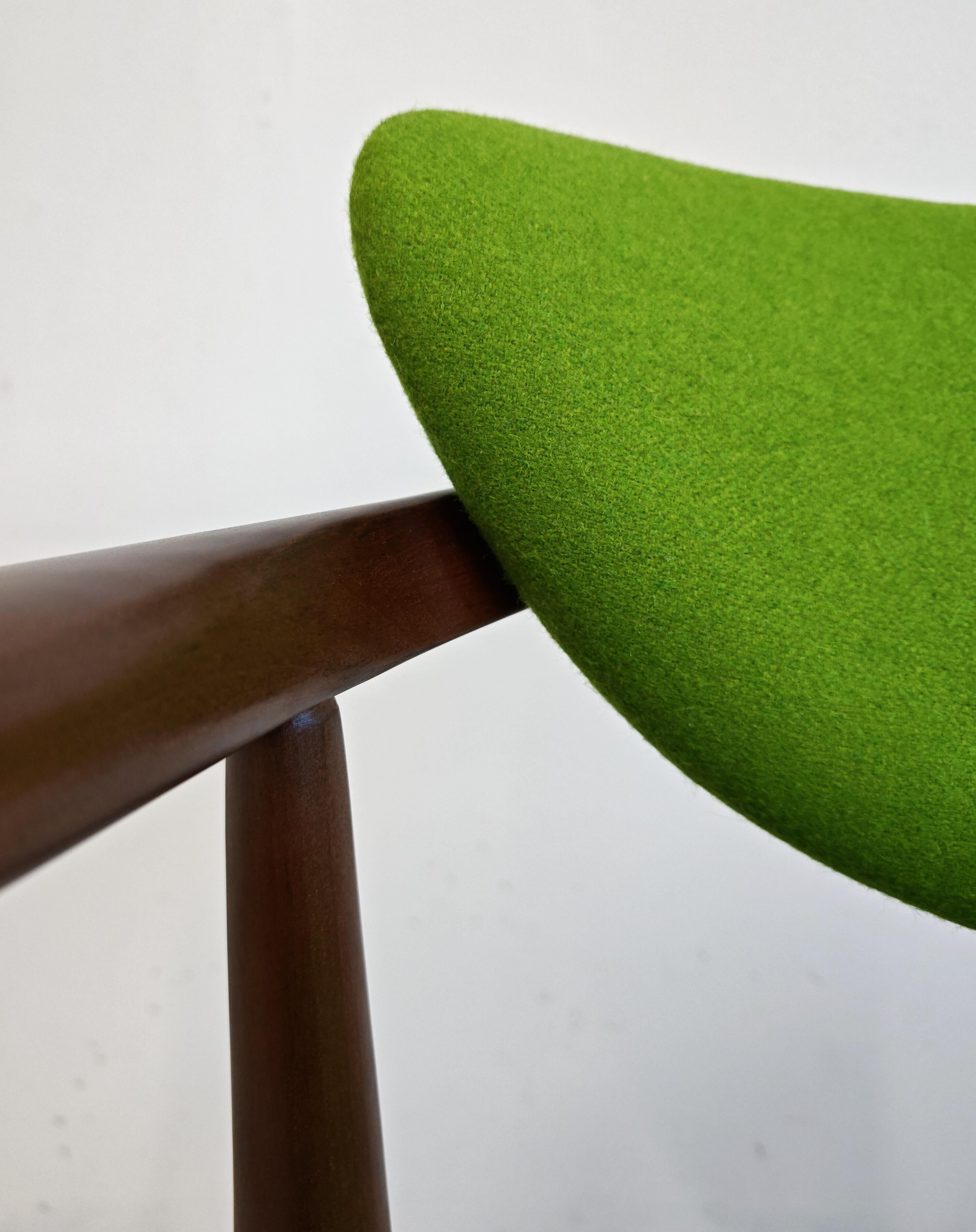 Chaise de salle à manger MCM avec accoudoirs de Bernardo Bernardi, Yugoslavia, années 1960 Bon état - En vente à Beograd, RS