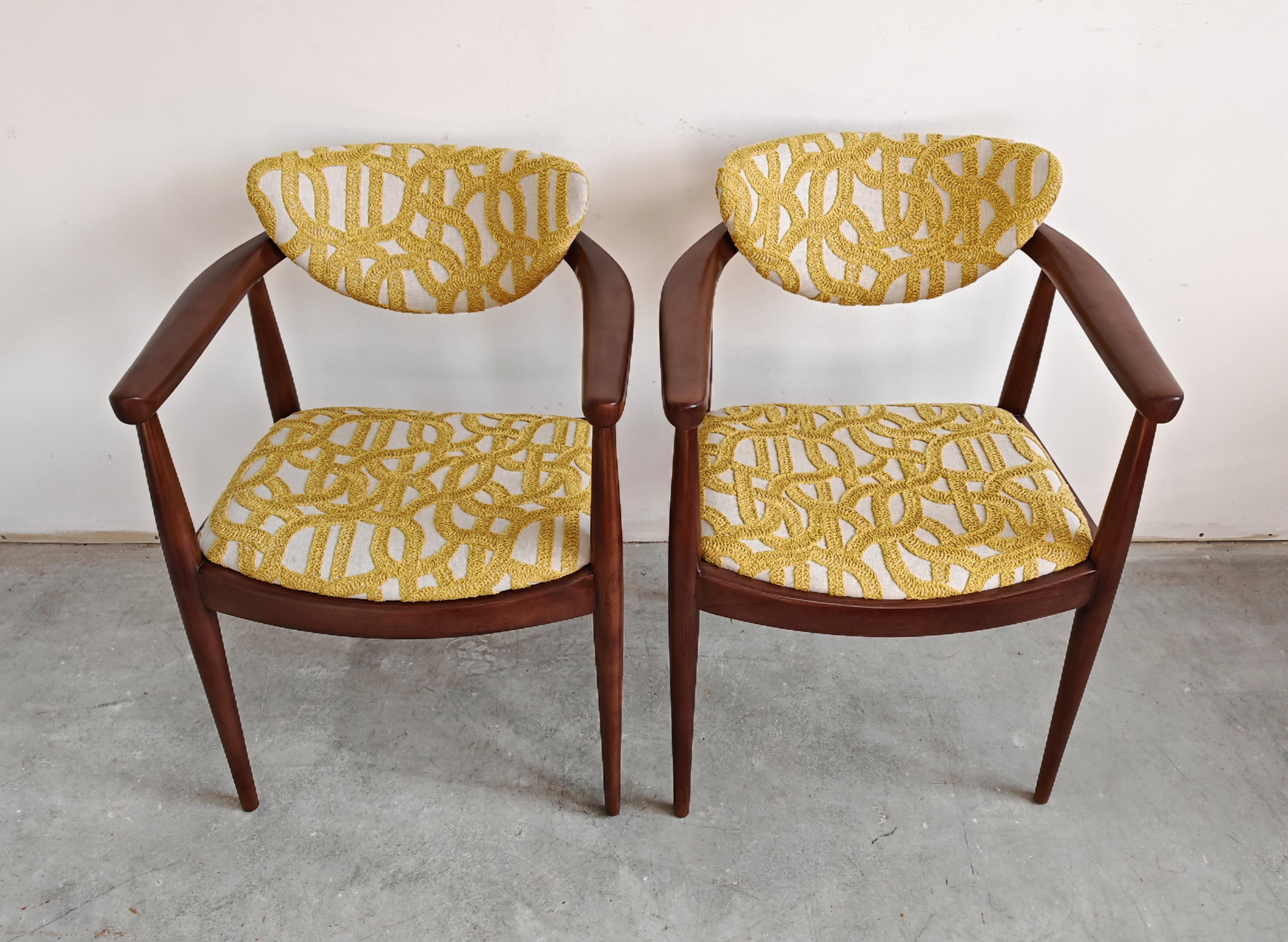 Silla de comedor MCM con reposabrazos de Bernardo Bernardi, Yugoslavia Años 60 en venta 2
