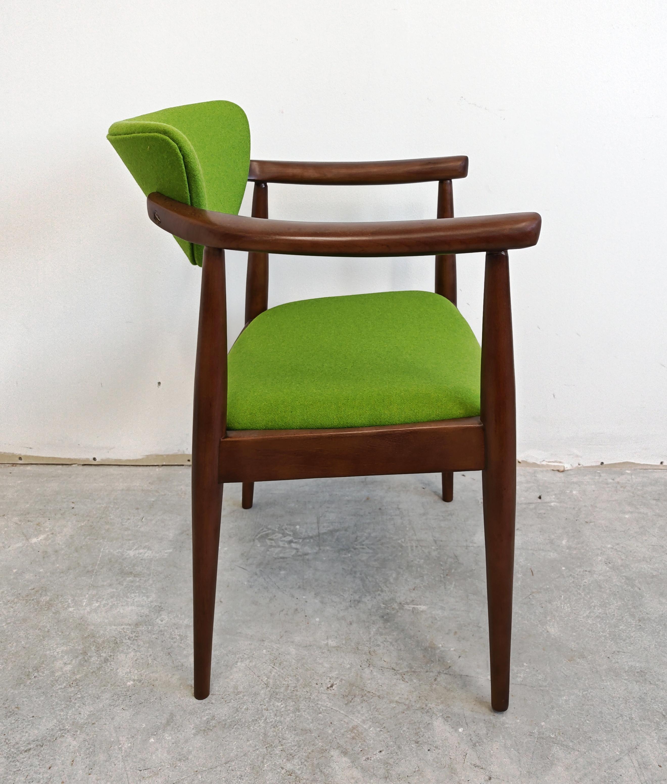Chaise de salle à manger MCM avec accoudoirs de Bernardo Bernardi, Yugoslavia, années 1960 en vente 2