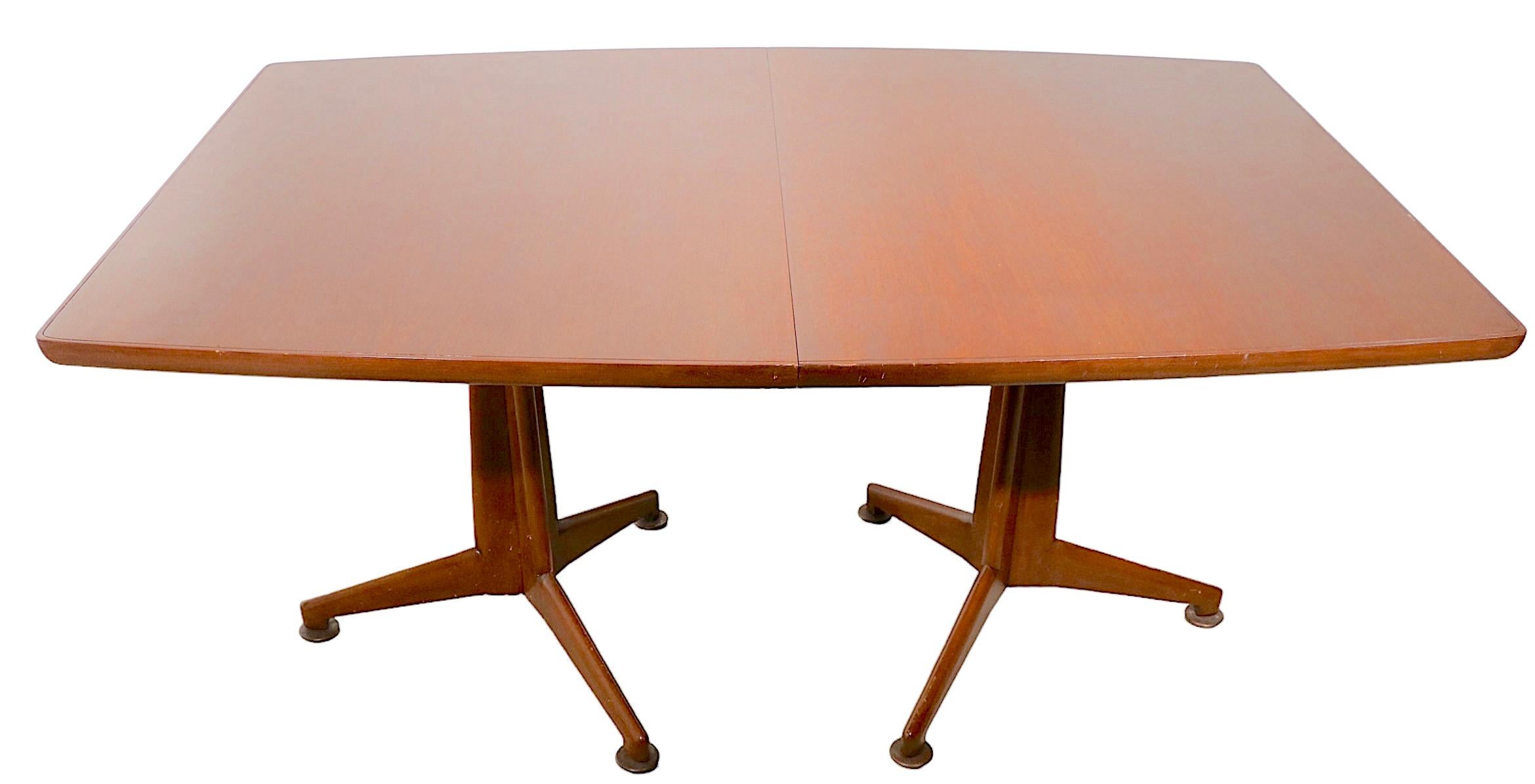 Mid Century Modern Extension Dining Table by J. Stuart Clingman /John Widdicomb  In Good Condition For Sale In New York, NY